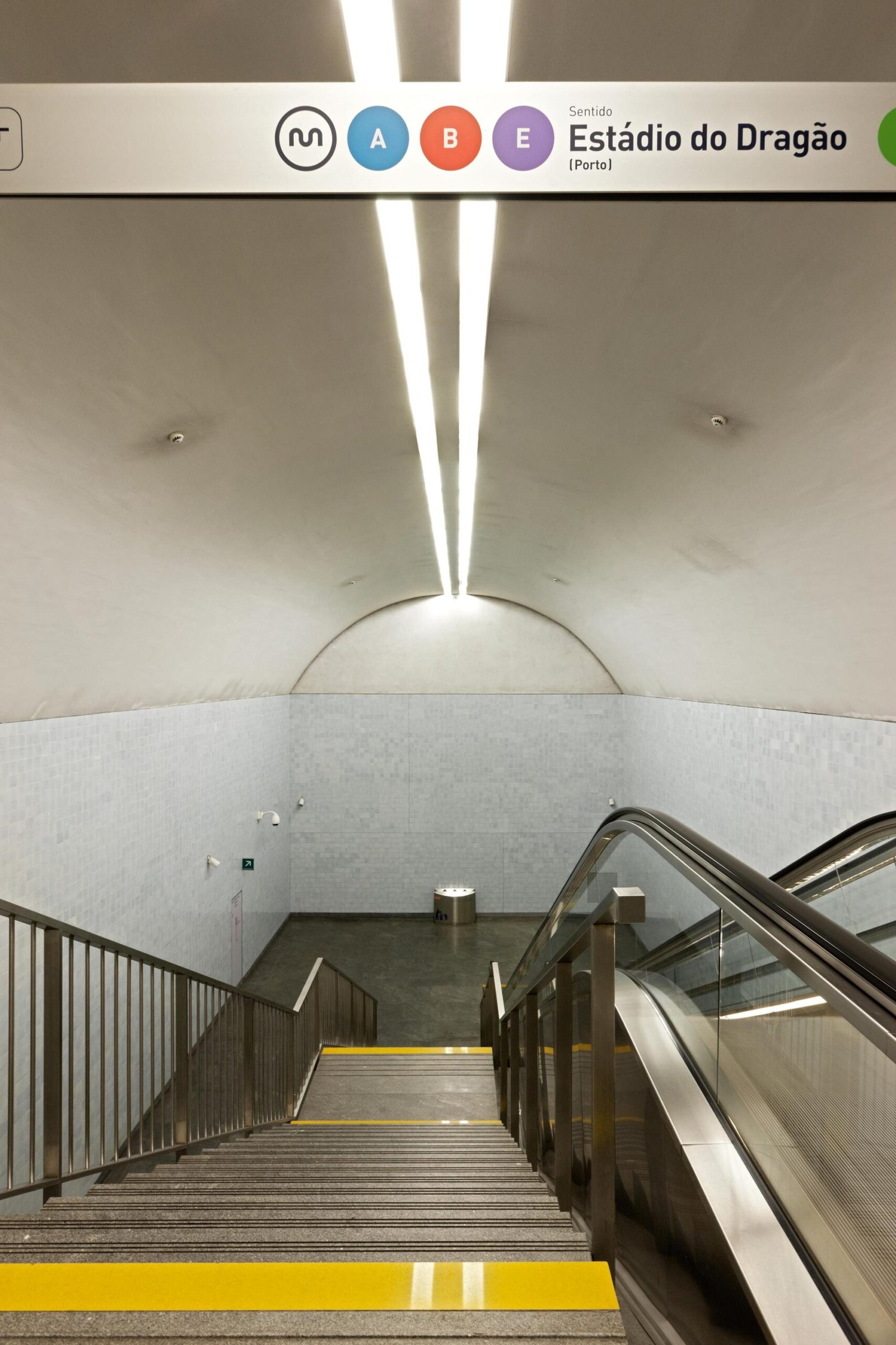 Estación de Metro de Bolhão - Eduardo Souto de Moura (Luis Ferreira Alves)