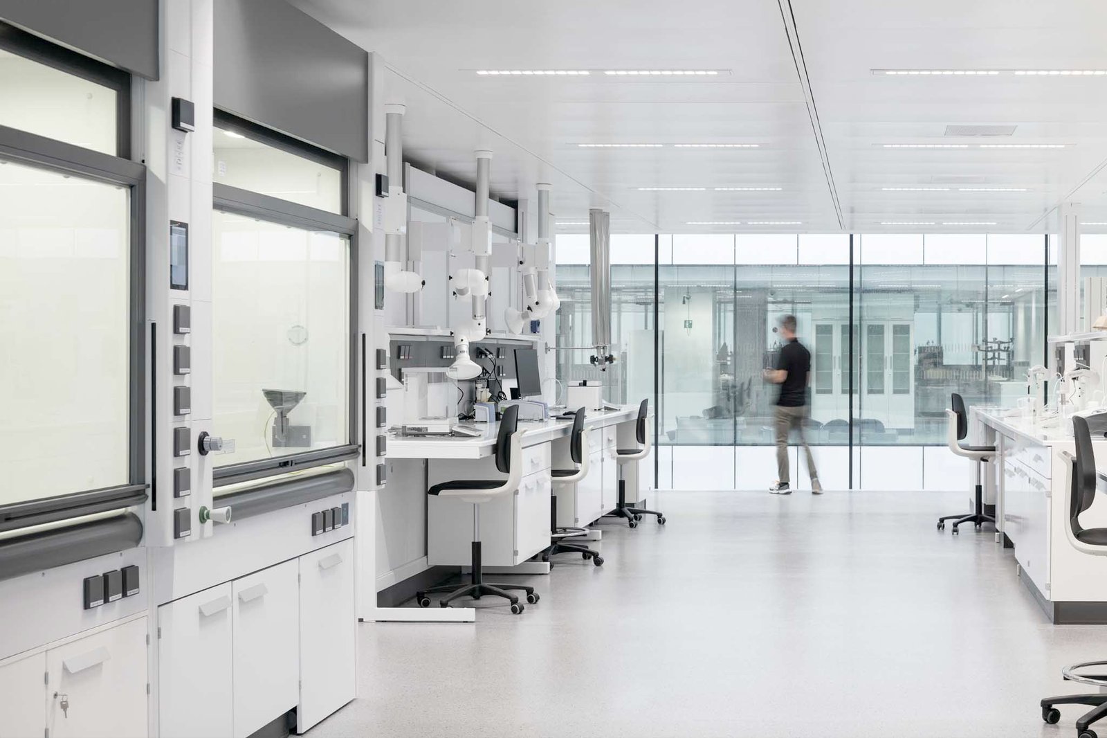 IDOM - Nueva Fábrica Faes Farma (Aitor Ortiz)