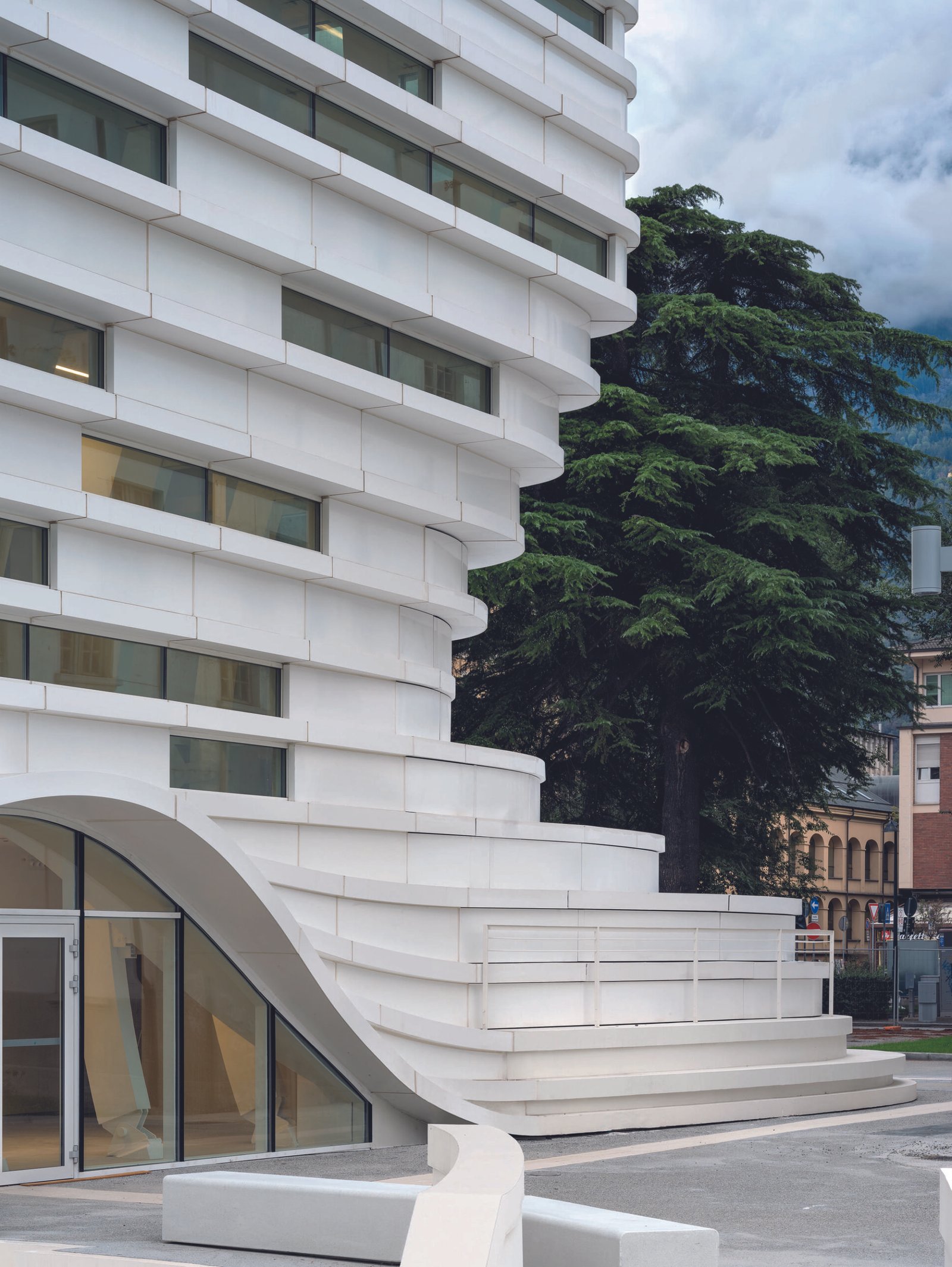 Mario Cucinella Architects - Valle d’Aosta Universidad Campus (Duccio Malagamba)