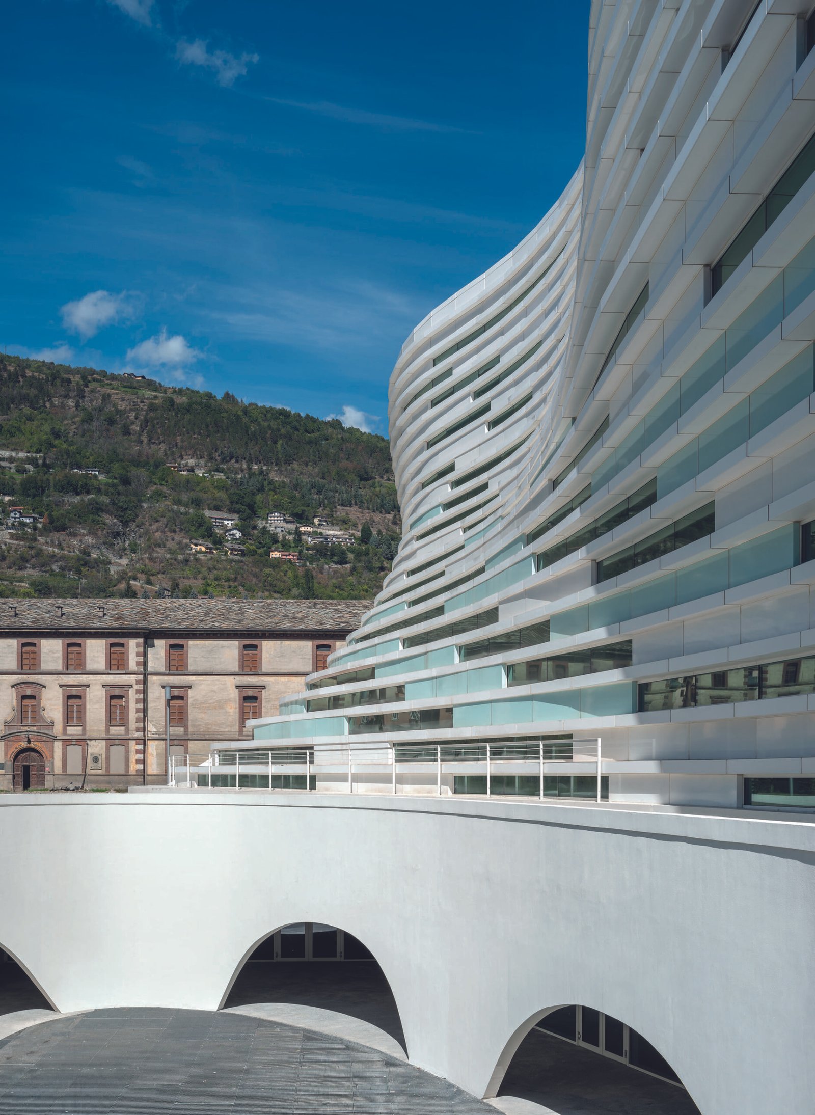 Mario Cucinella Architects - Valle d’Aosta Universidad Campus (Duccio Malagamba)