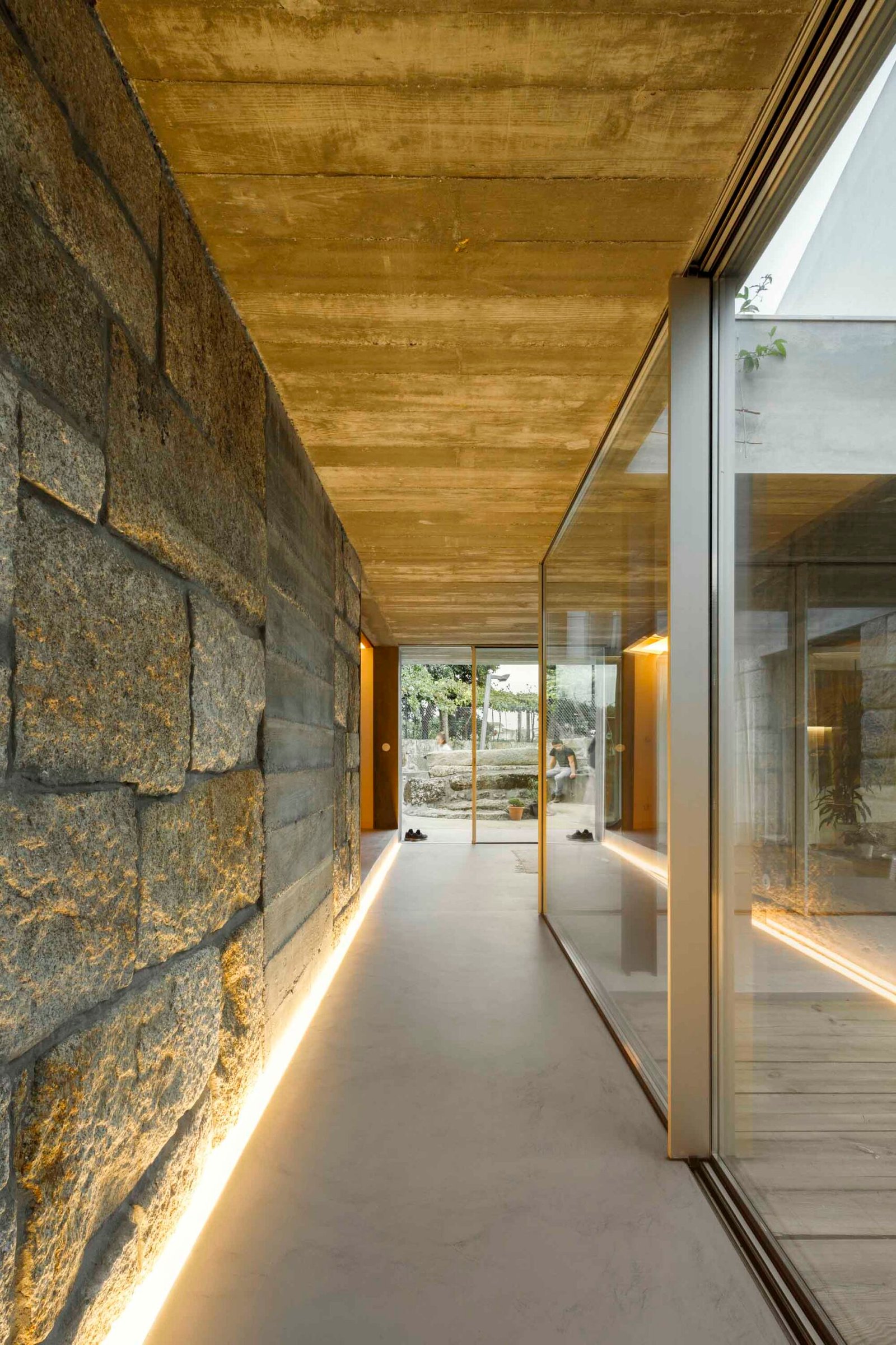 Paulo Merlini arquitetos - Casa Rio (Ivo Tavares Studio)