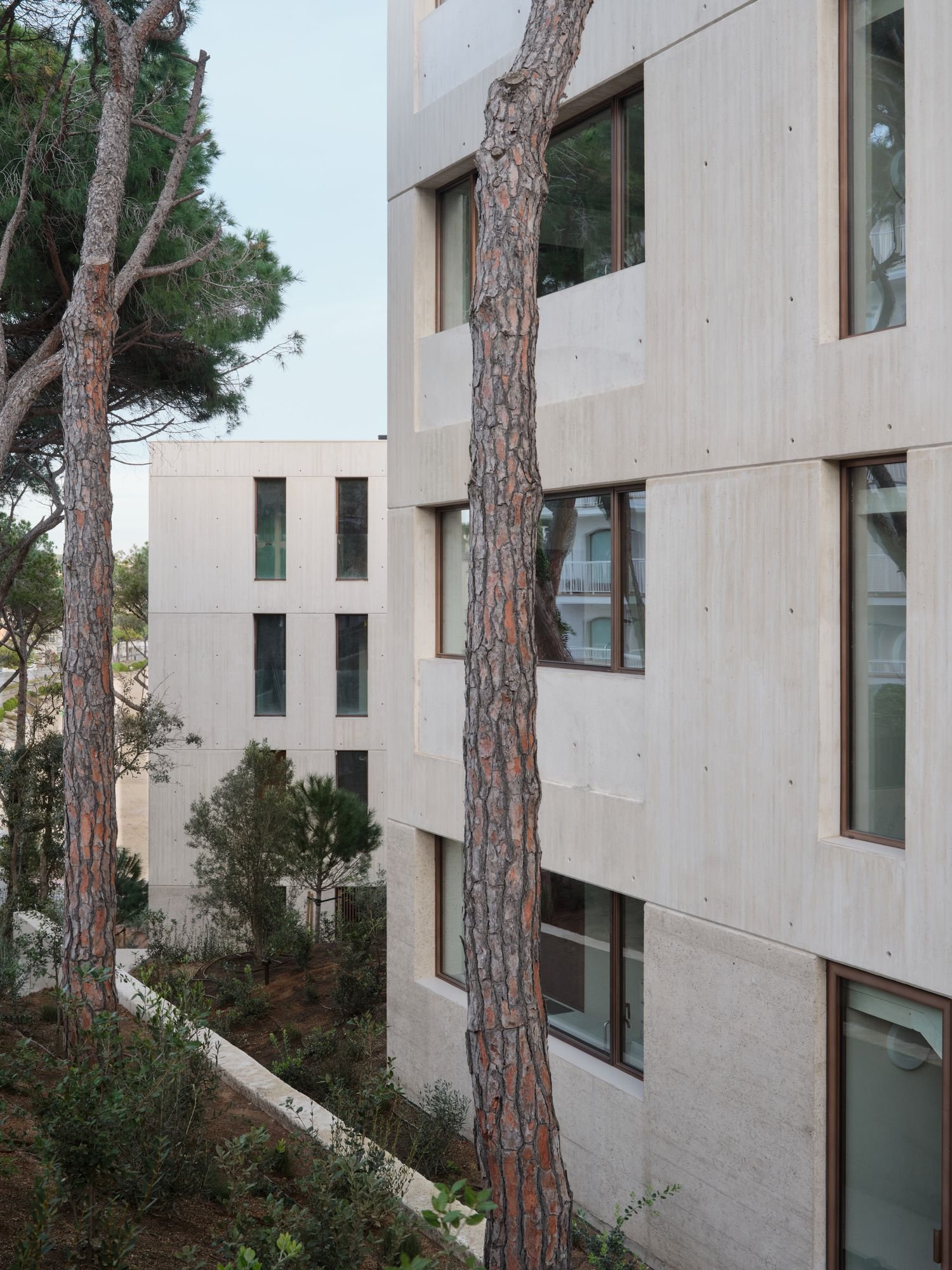 Jaime Prous Architects + Pineda Monedero + FGA arquitectes - Sa CAleta (Adrià Goula)