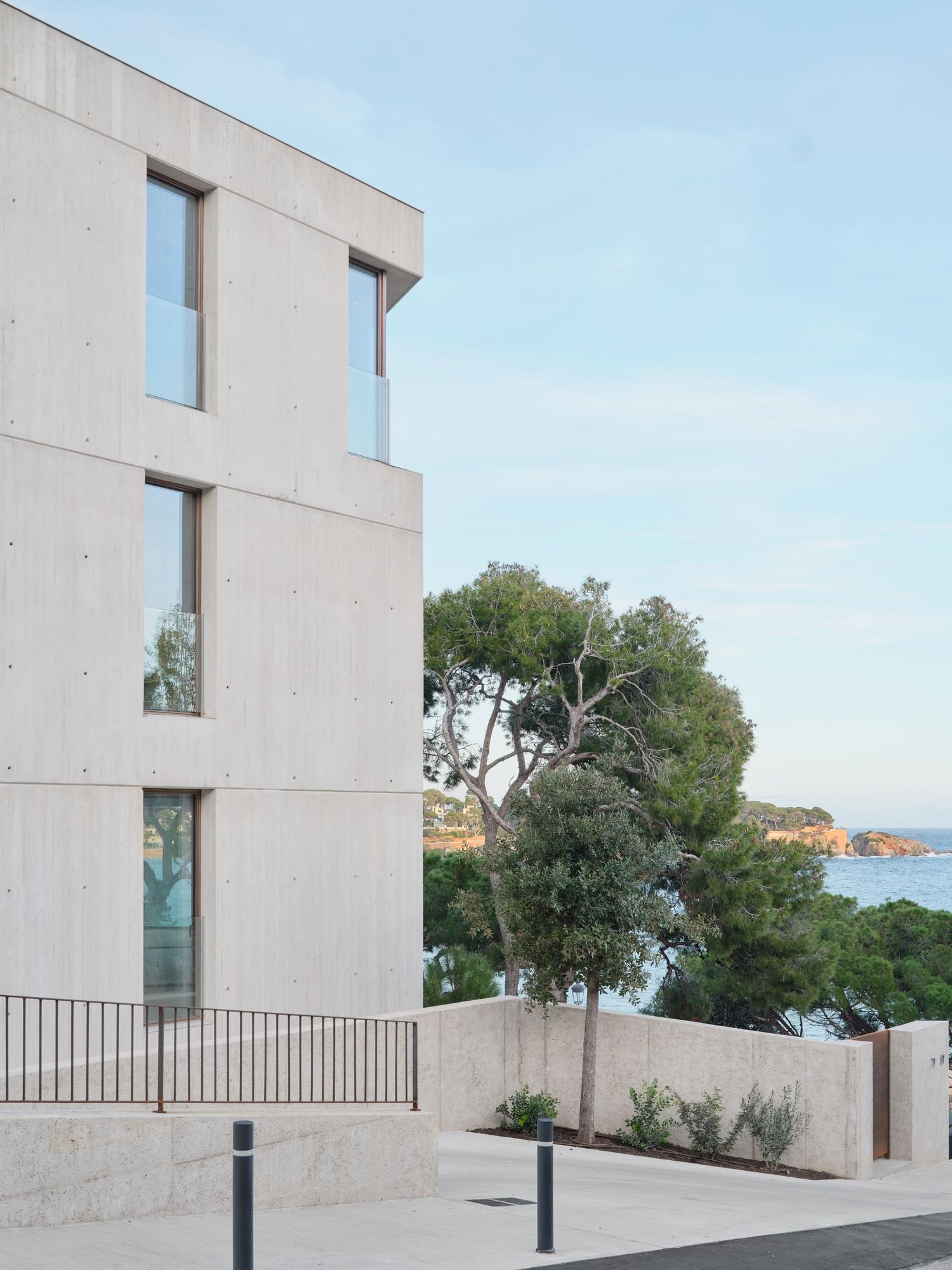 Jaime Prous Architects + Pineda Monedero + FGA arquitectes - Sa CAleta (Adrià Goula)