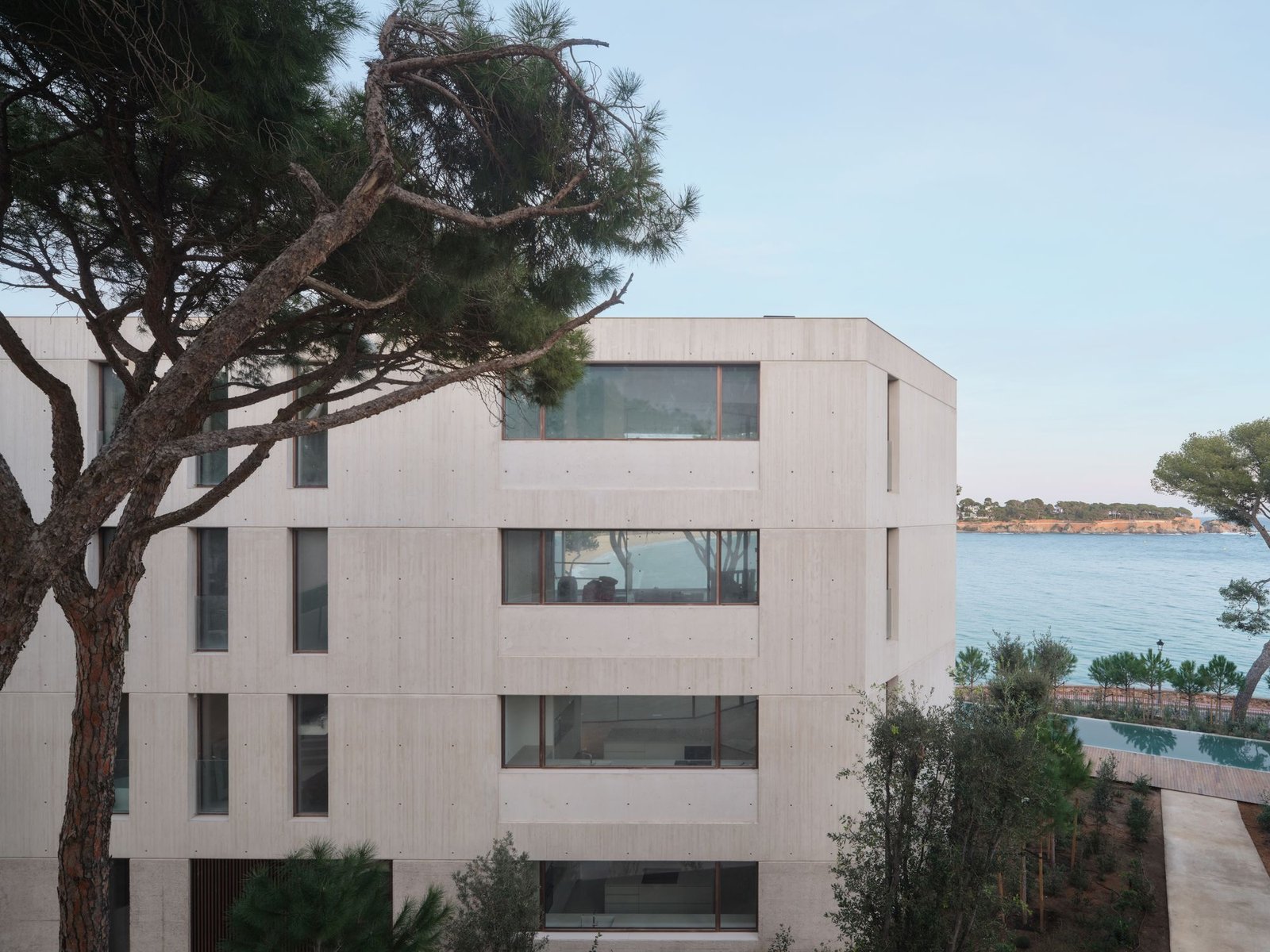 Jaime Prous Architects + Pineda Monedero + FGA arquitectes - Sa CAleta (Adrià Goula)
