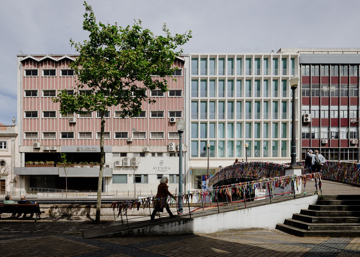 Spaceworkers - White Aveiro (Alexander Bogorodskiy)