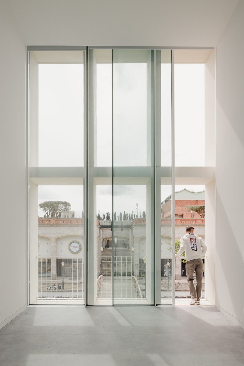 Spaceworkers - White Aveiro (Alexander Bogorodskiy)