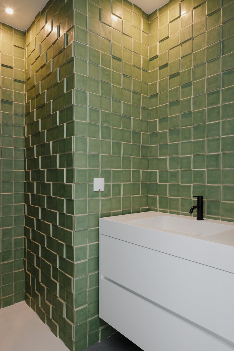 Spaceworkers - White Aveiro (Alexander Bogorodskiy)