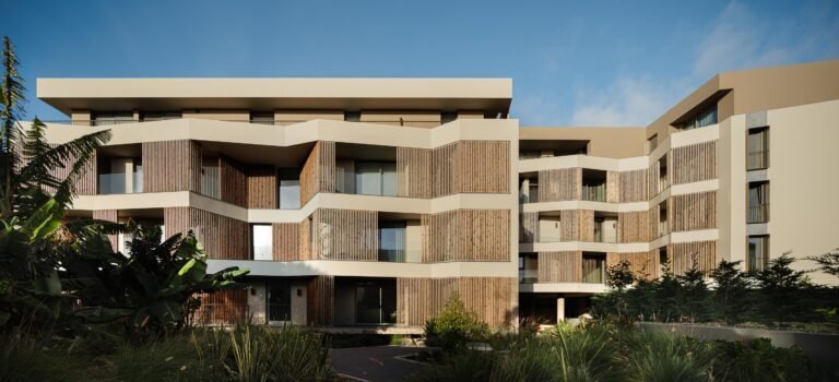 Box Arquitectos - Edificio Ernesto do Canto(Ivo Tavares Studio)