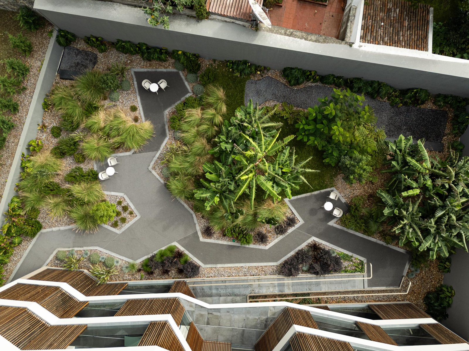 Box Arquitectos - Edificio Ernesto do Canto(Ivo Tavares Studio)