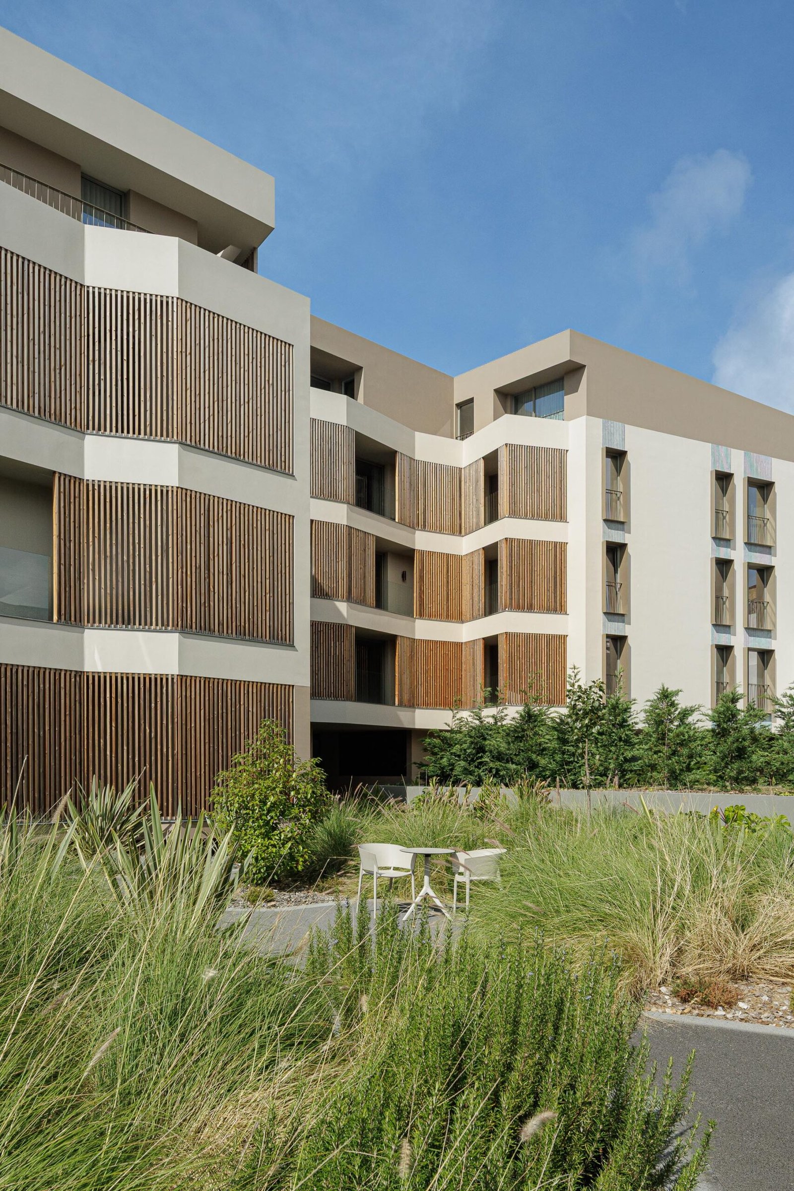 Box Arquitectos - Edificio Ernesto do Canto(Ivo Tavares Studio)