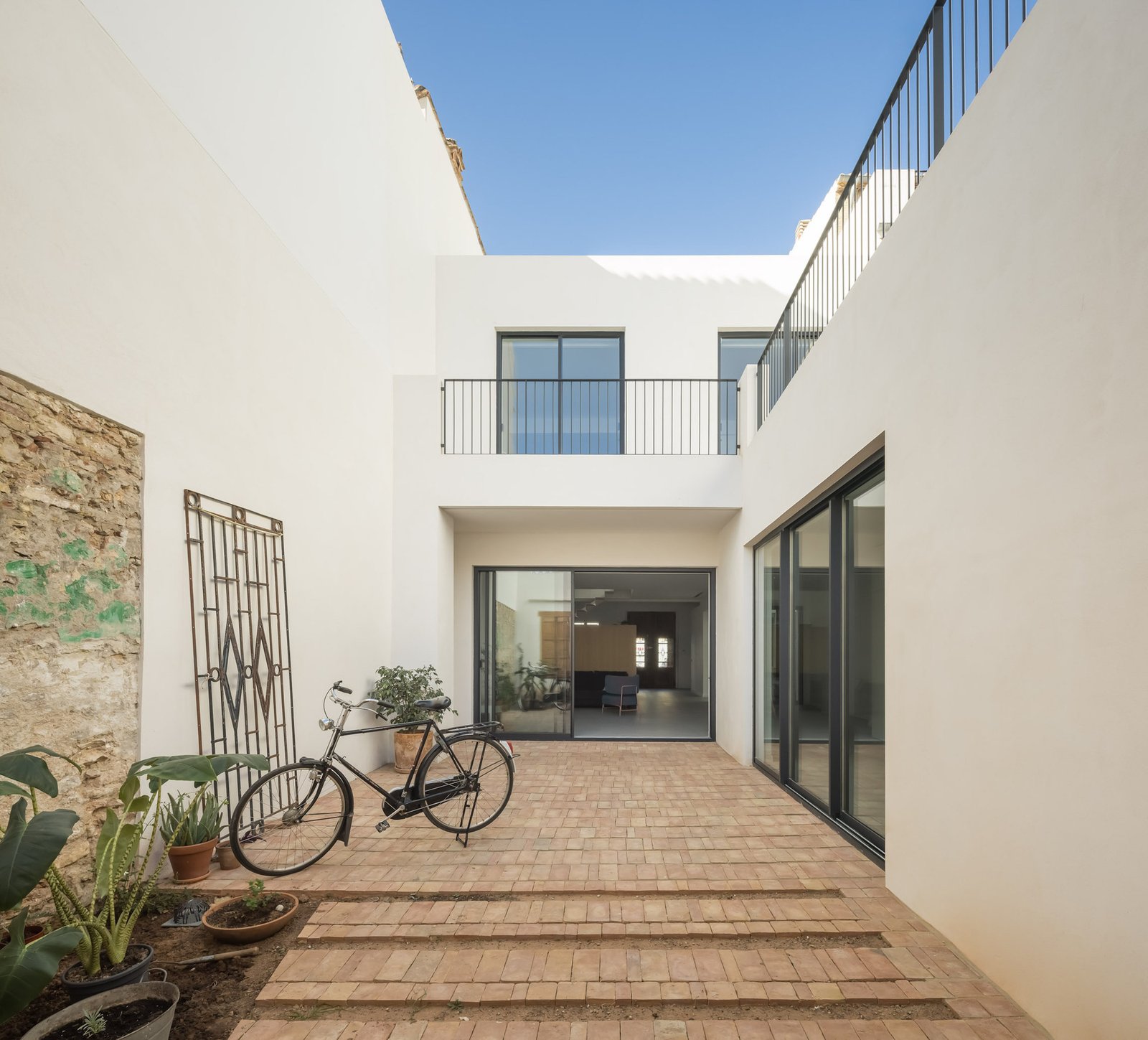 Casa en el Cabanyal | Montse Vicent + mmarq arquitectura y urbanismo + Ambau