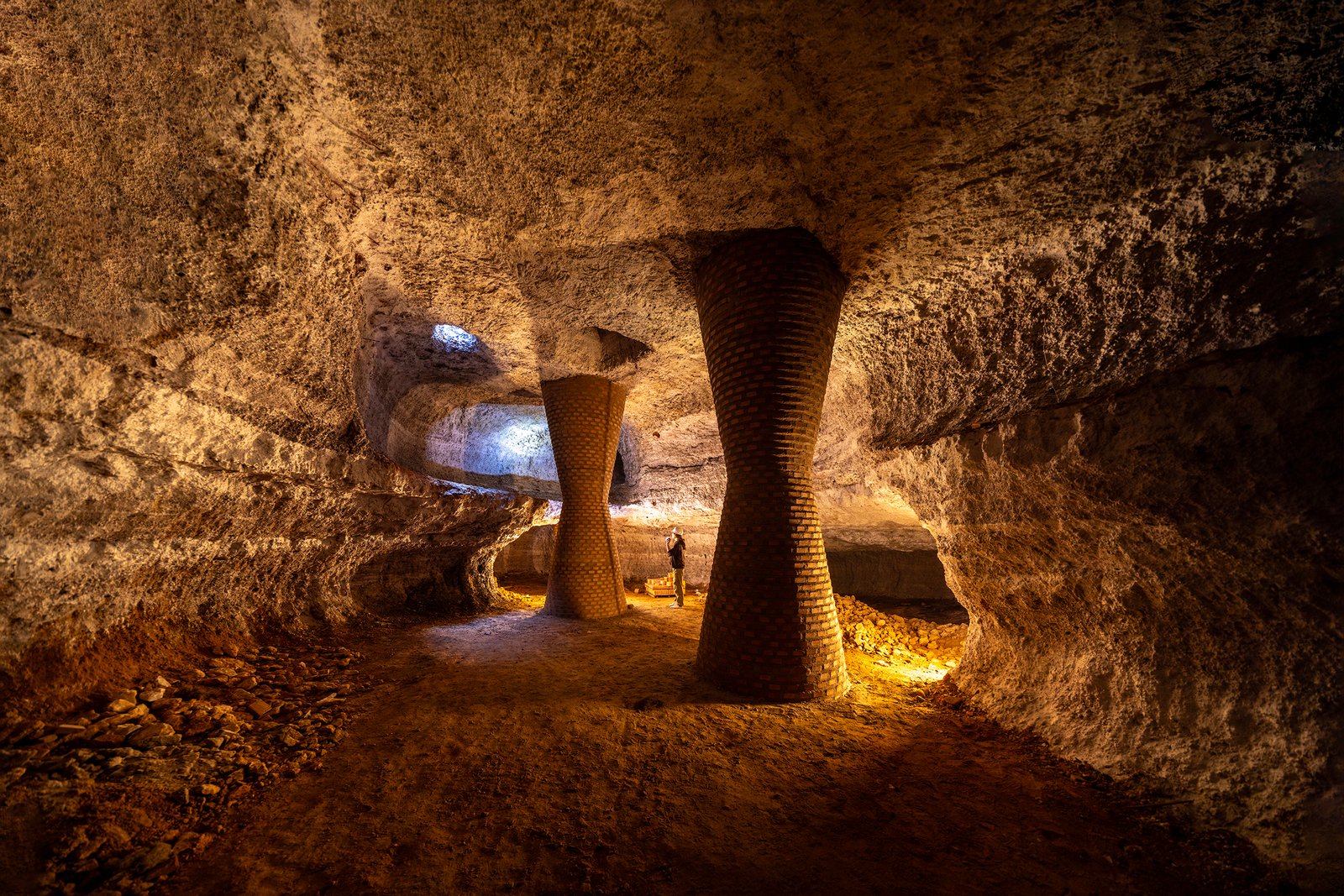 Cueva Tomelloso (Javier Longobardo)