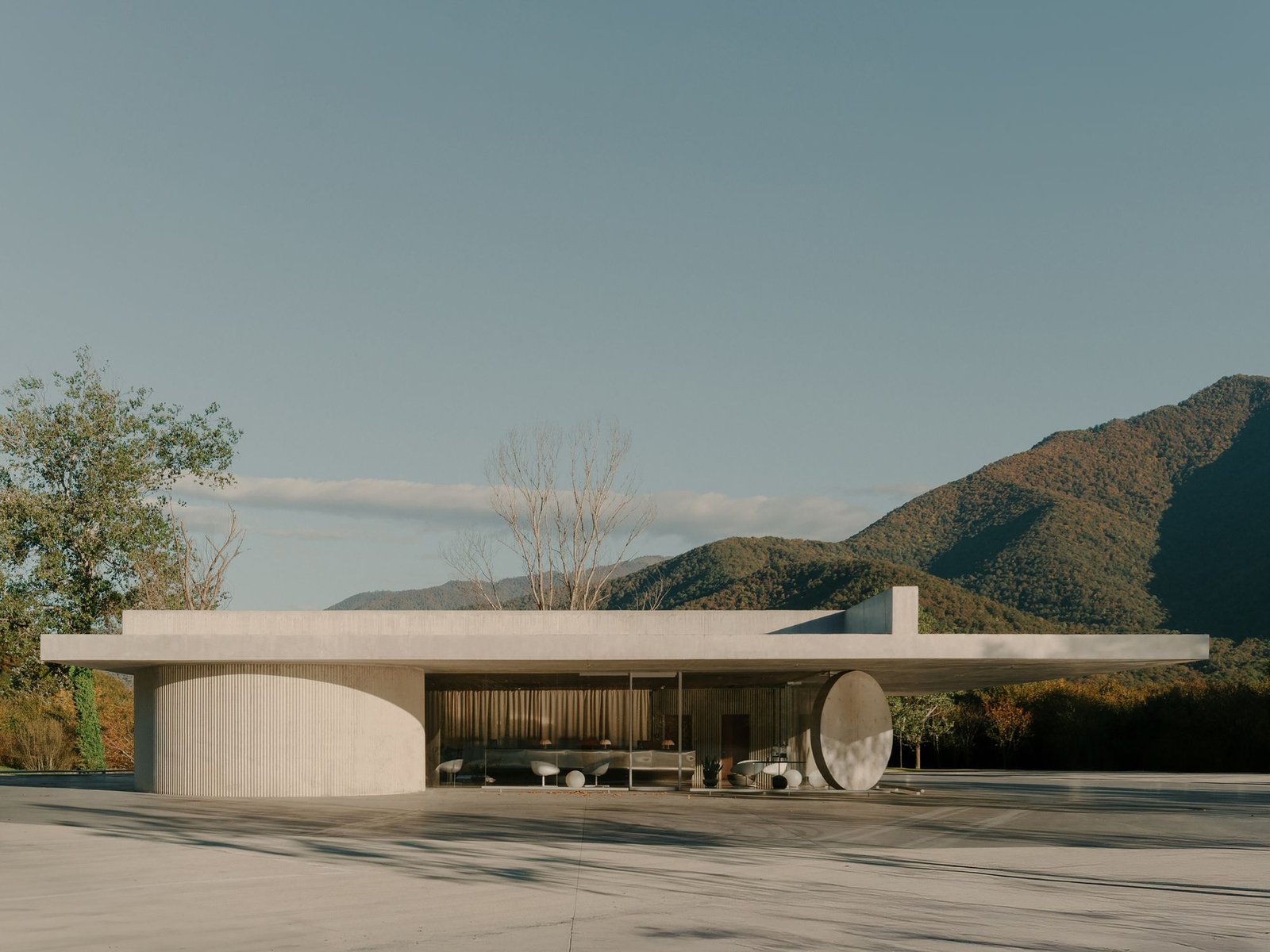 David Giorgadze - Pabellón de recepción (Grigory Sokolinsky)