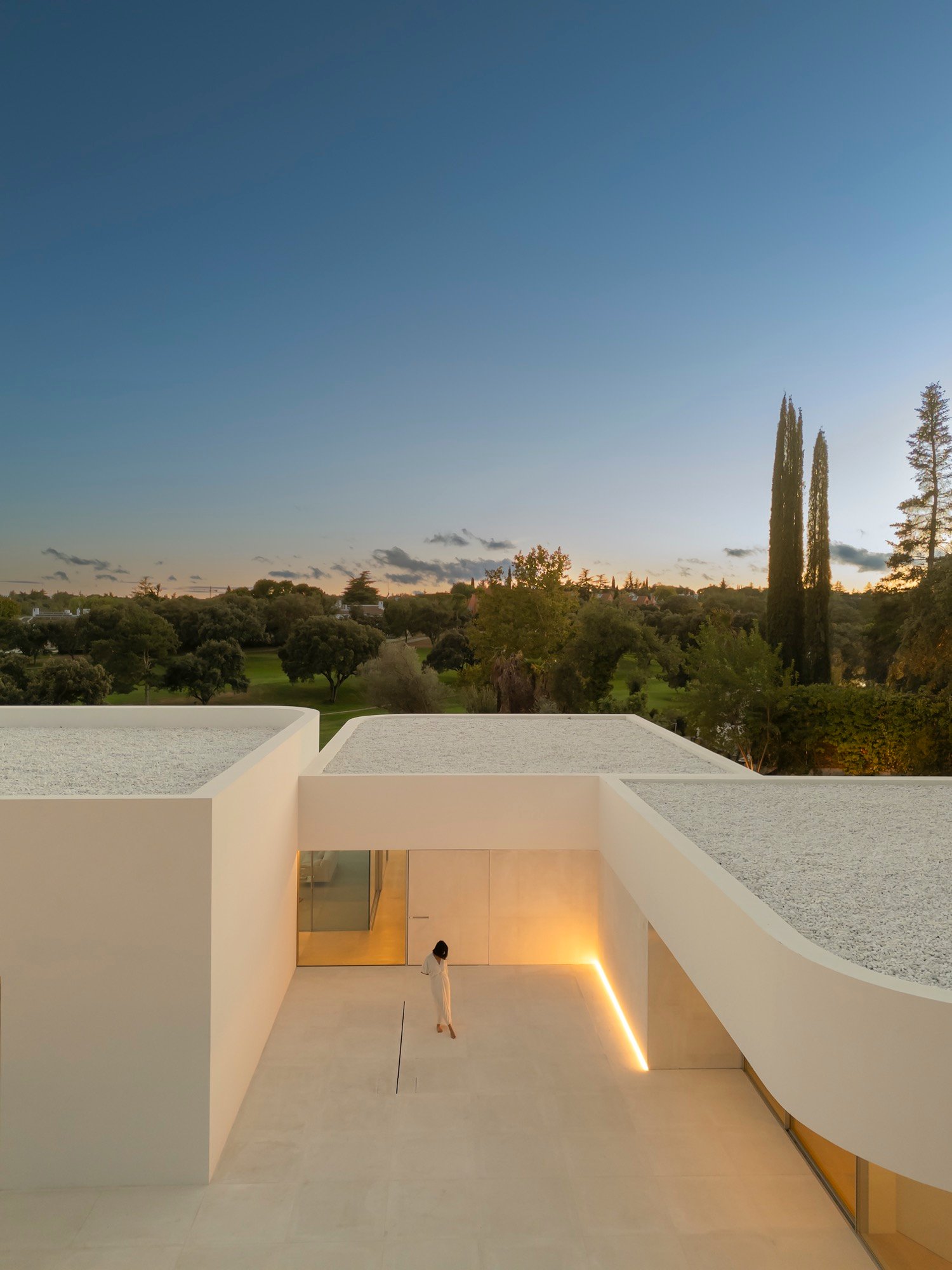 Fran Silvestre Arquitectos - Villa 18 en La Moraleja (Fernando Guerra)