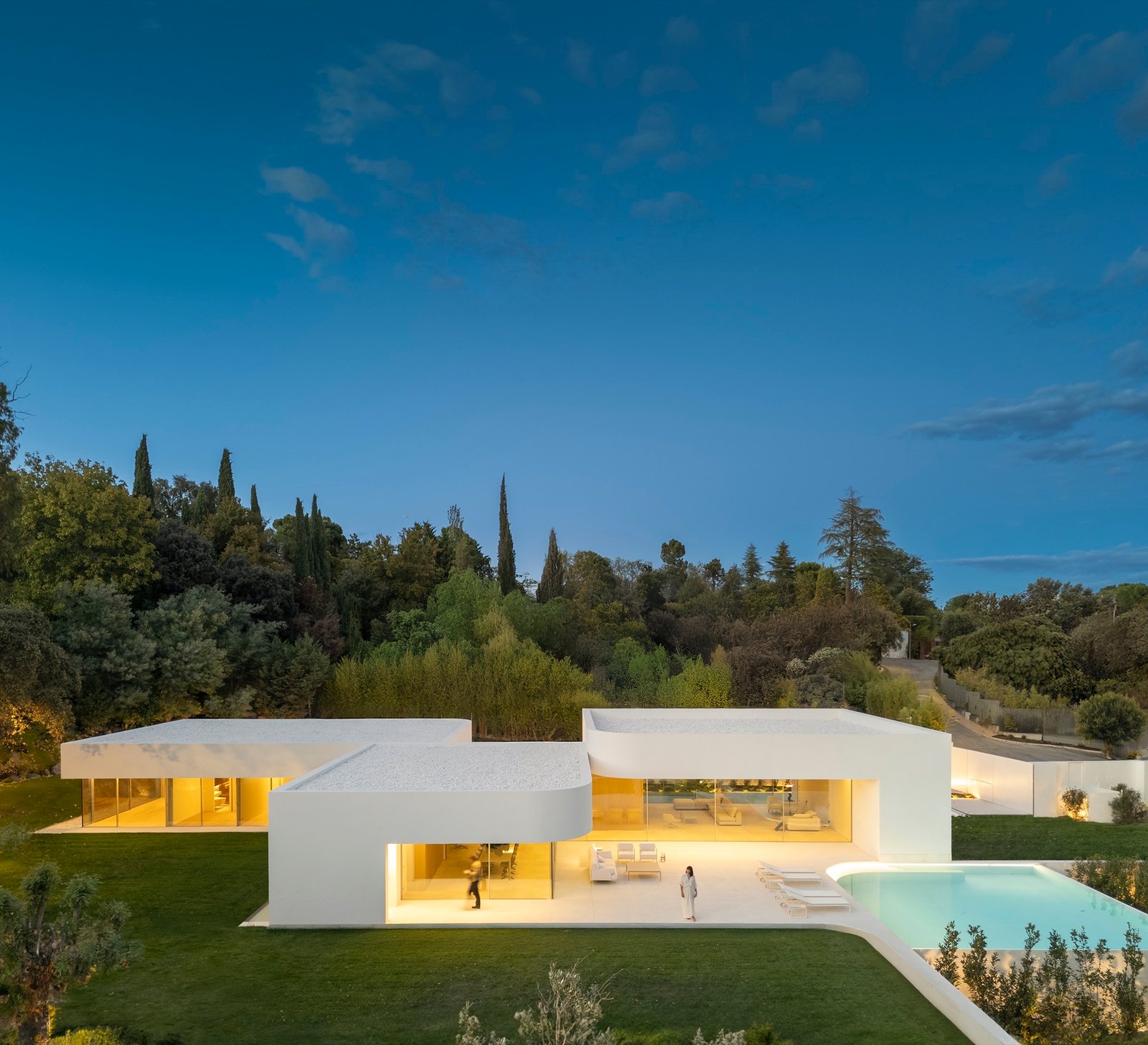 Fran Silvestre Arquitectos - Villa 18 en La Moraleja (Fernando Guerra)