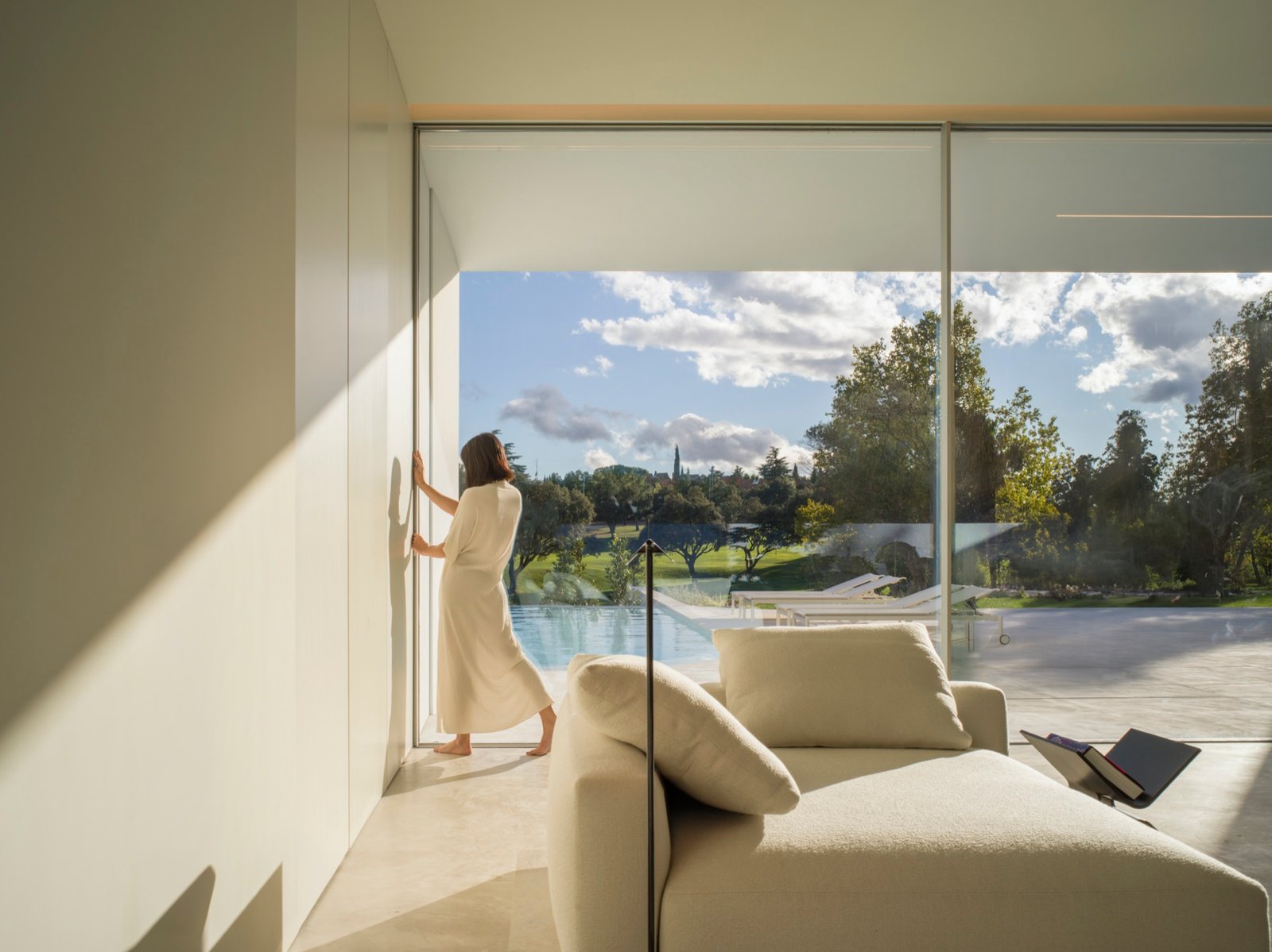 Fran Silvestre Arquitectos - Villa 18 en La Moraleja (Fernando Guerra)