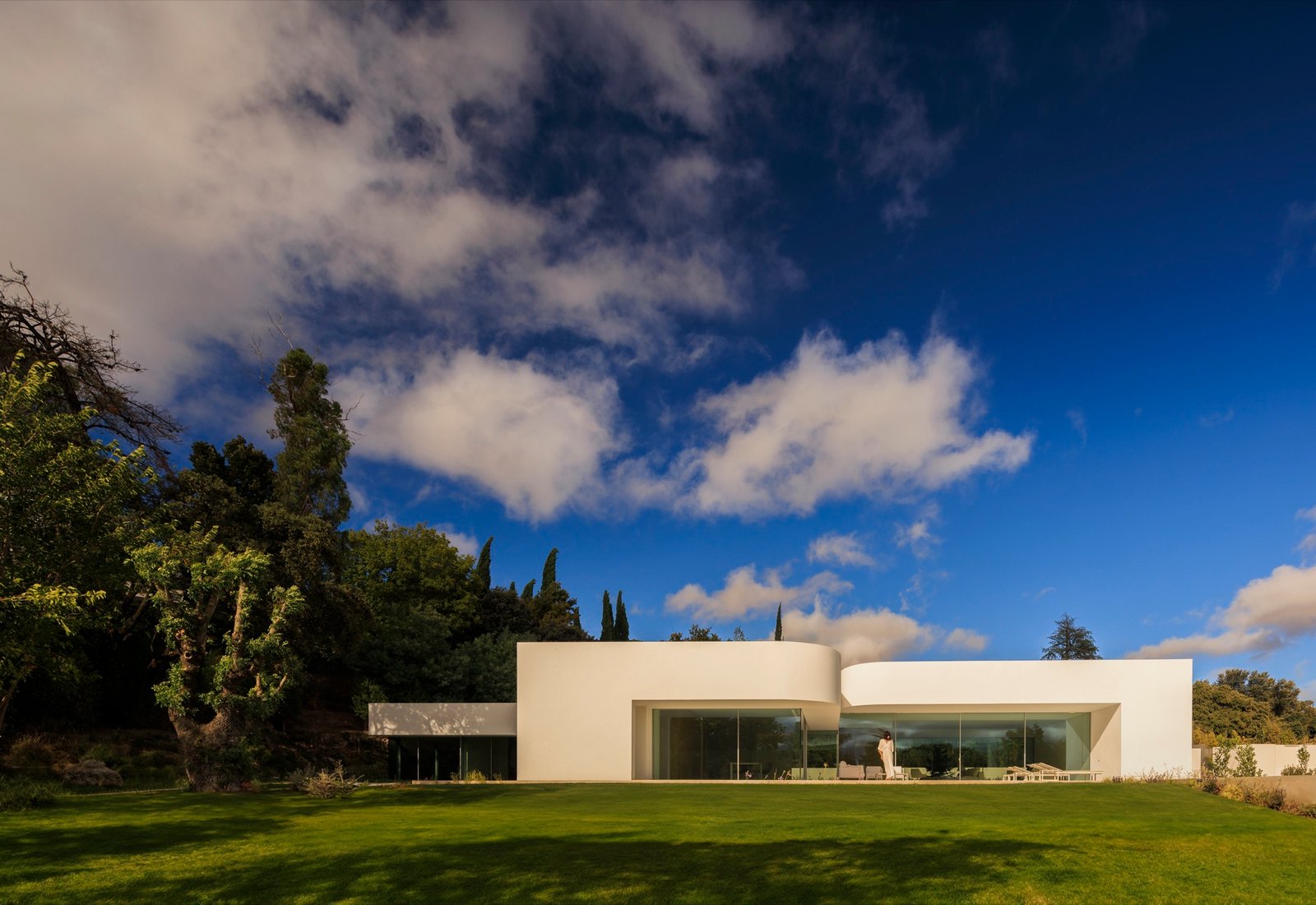 Fran Silvestre Arquitectos - Villa 18 en La Moraleja (Fernando Guerra)