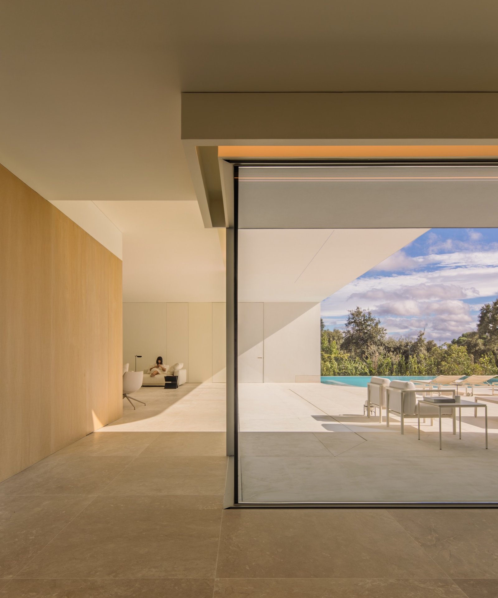 Fran Silvestre Arquitectos - Villa 18 en La Moraleja (Fernando Guerra)