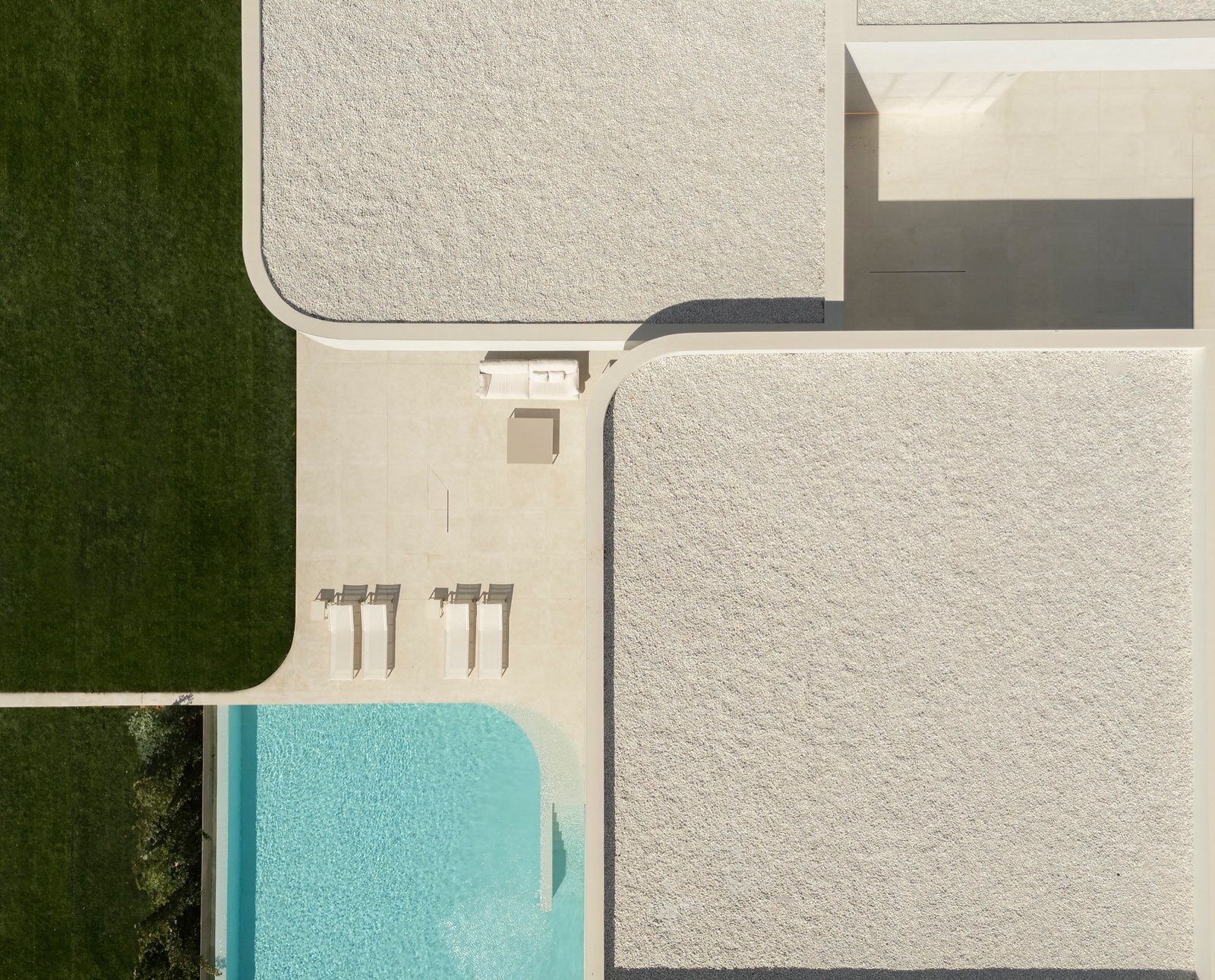 Fran Silvestre Arquitectos - Villa 18 en La Moraleja (Fernando Guerra)