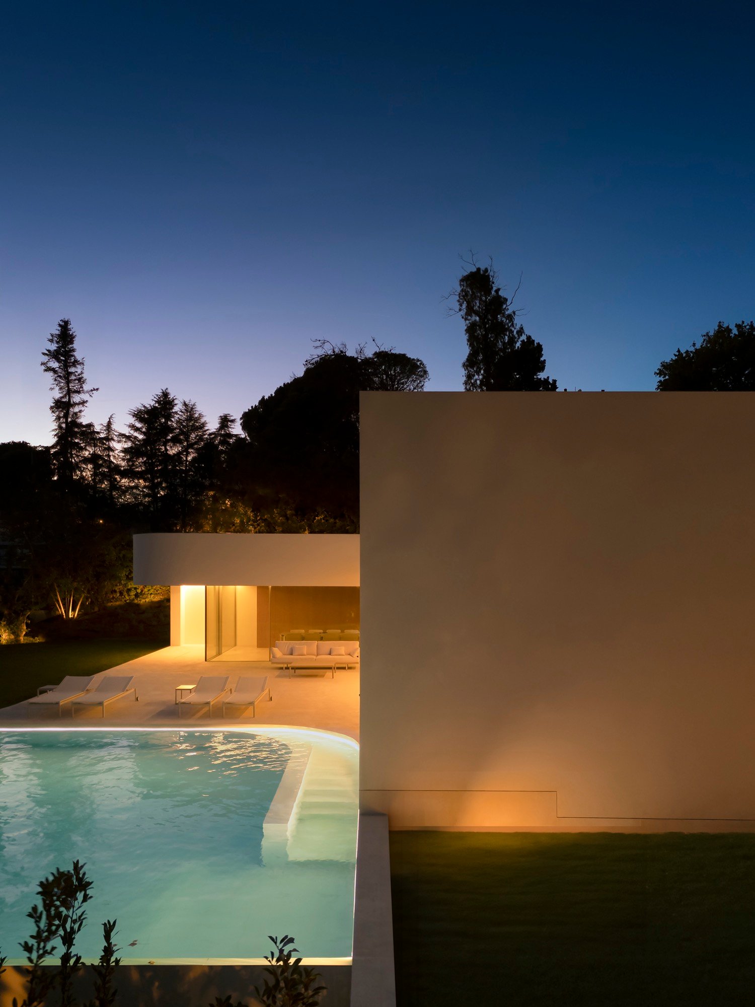 Fran Silvestre Arquitectos - Villa 18 en La Moraleja (Fernando Guerra)