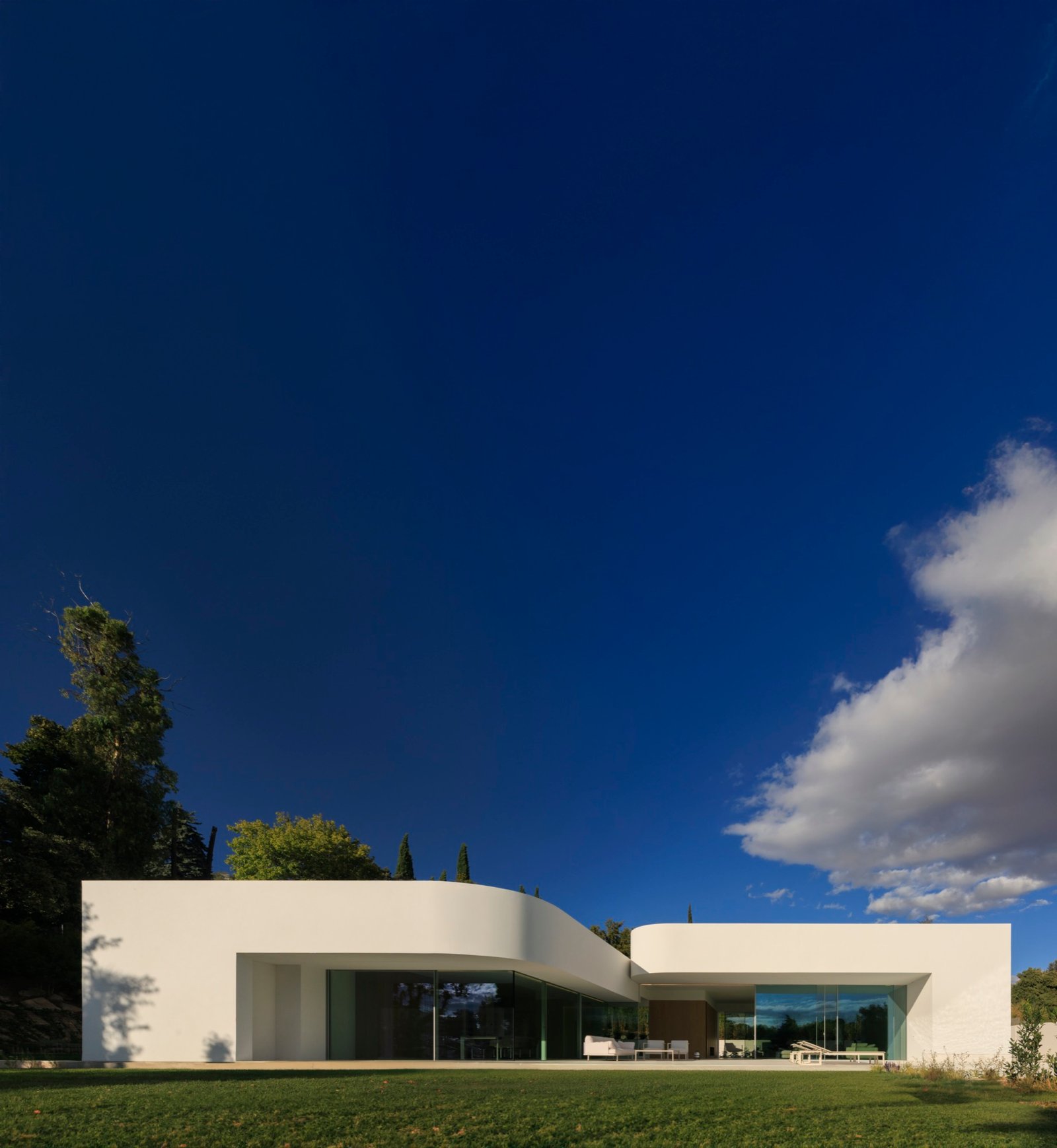 Fran Silvestre Arquitectos - Villa 18 en La Moraleja (Fernando Guerra)