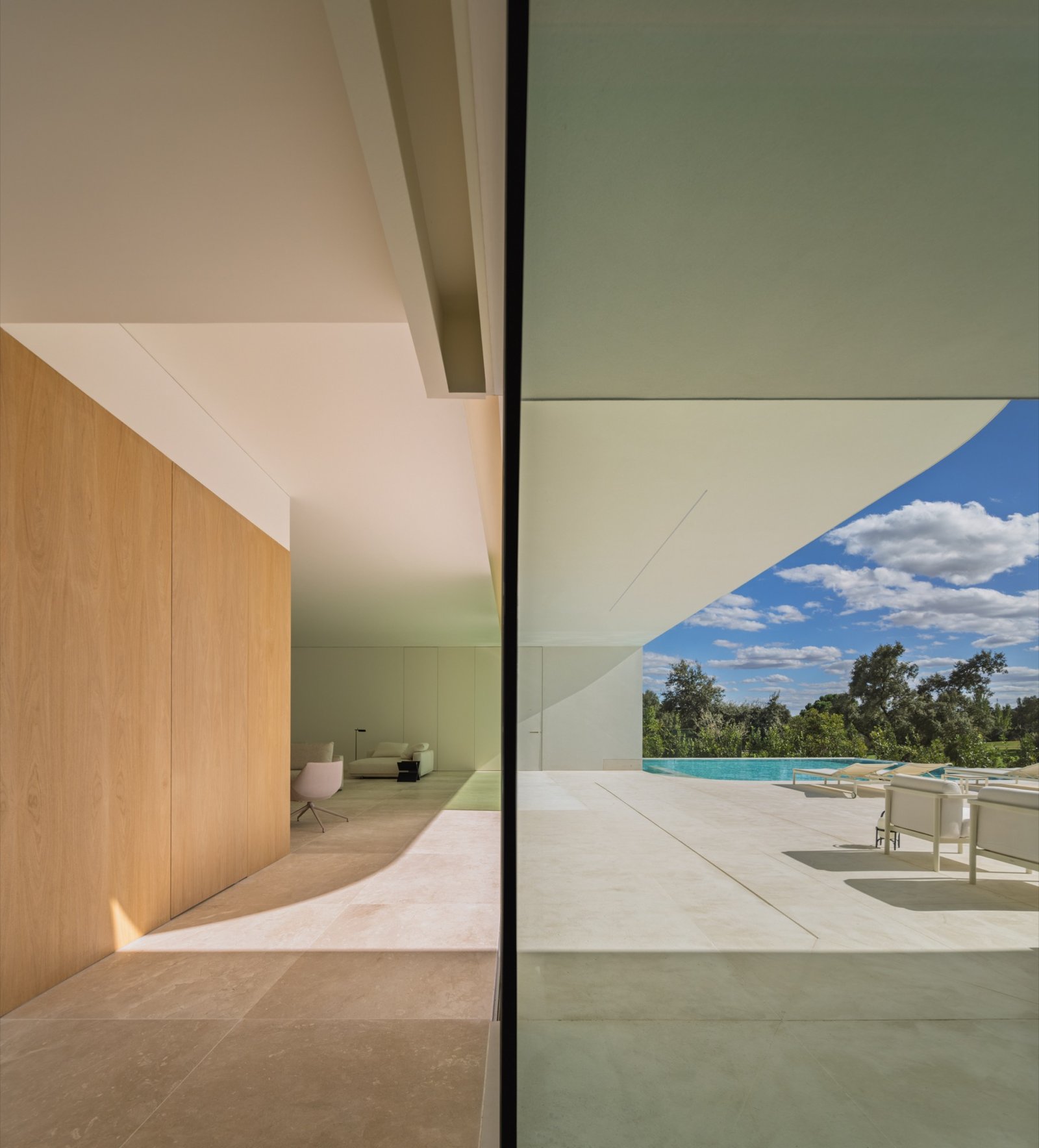 Fran Silvestre Arquitectos - Villa 18 en La Moraleja (Fernando Guerra)