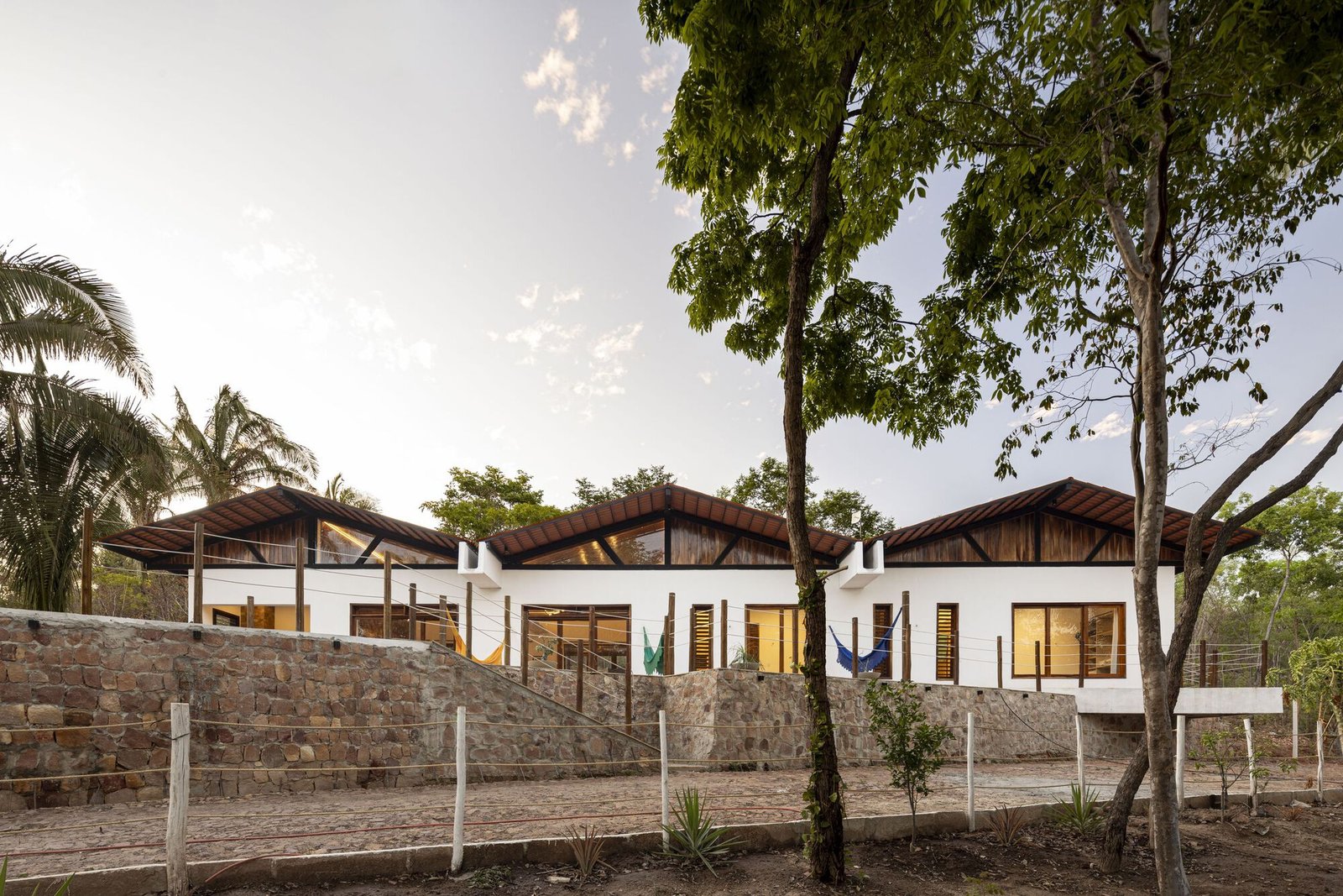 Lins Arquitetos Associados Casa Arajara Joana França AeB (23)