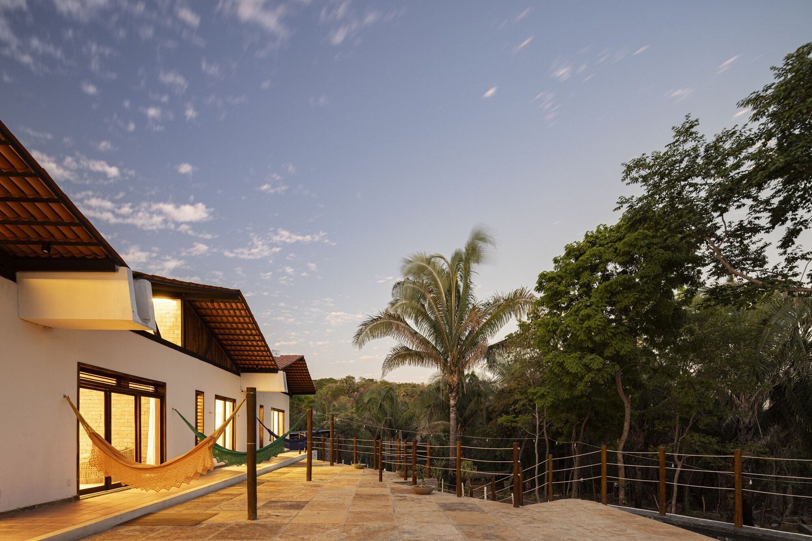 Lins Arquitetos Associados Casa Arajara Joana França AeB (25)