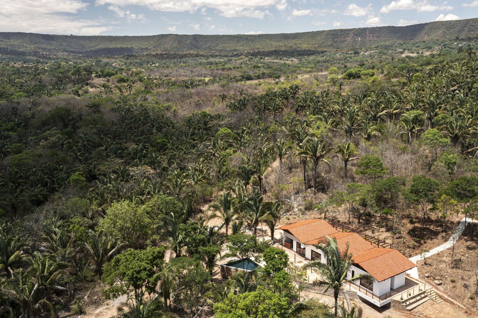 Lins Arquitetos Associados Casa Arajara Joana França AeB (28)
