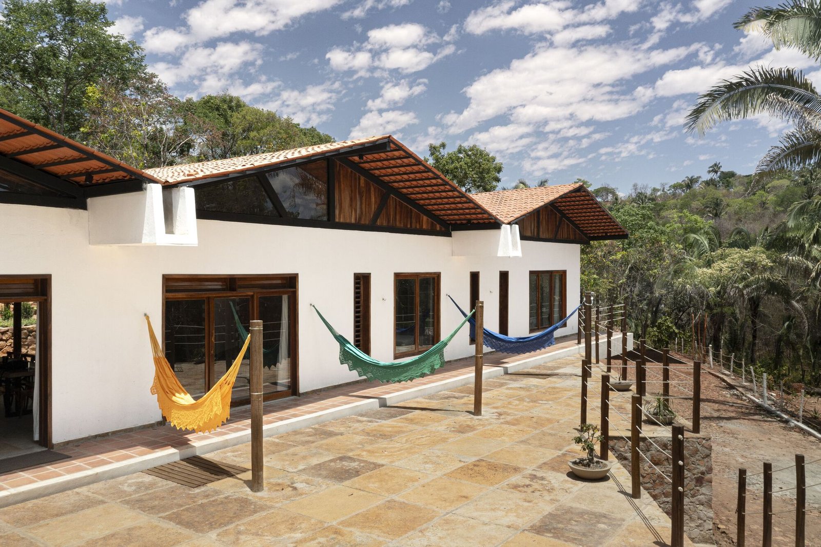 Lins Arquitetos Associados Casa Arajara Joana França AeB (29)