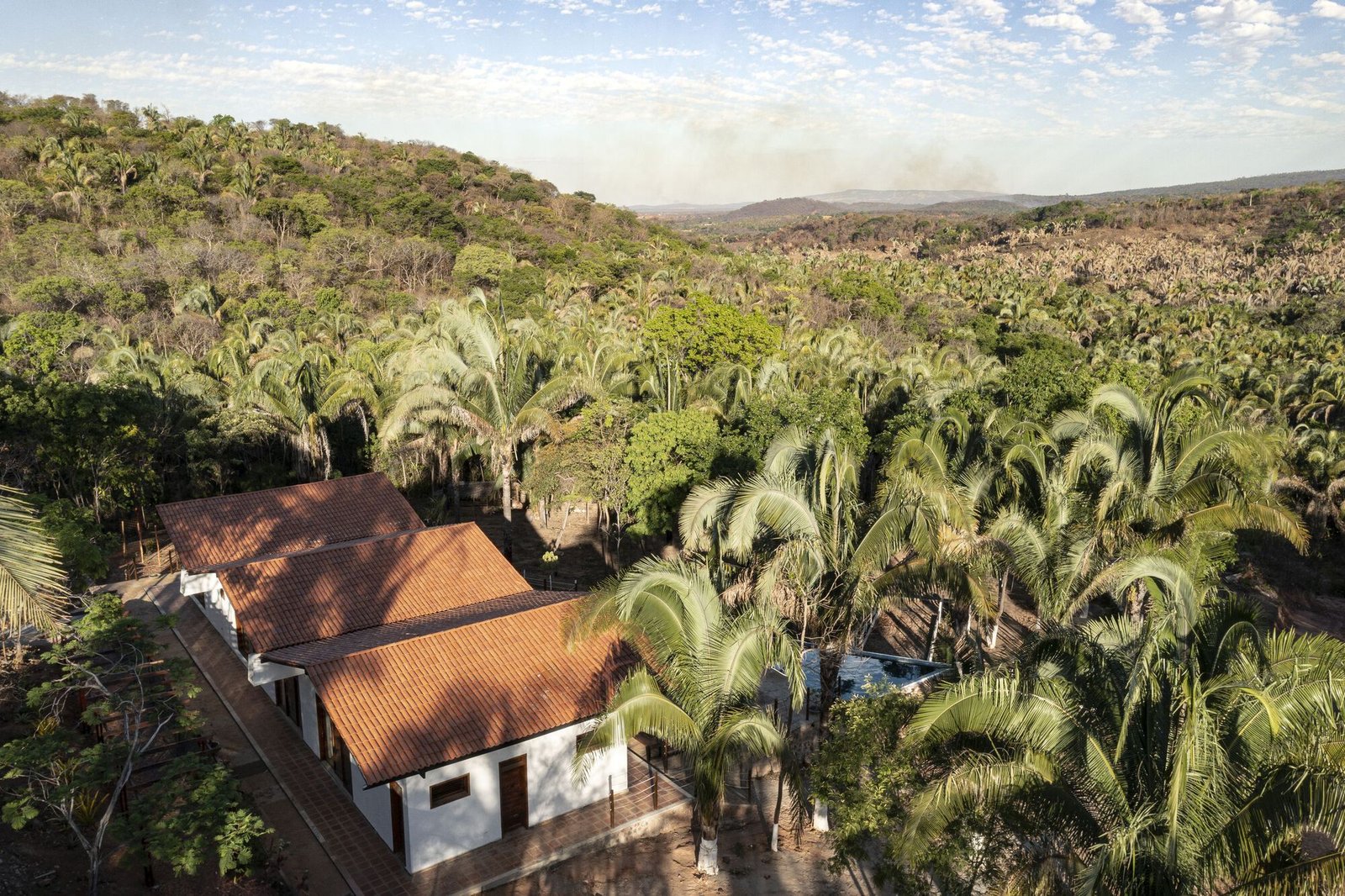 Lins Arquitetos Associados Casa Arajara Joana França AeB (30)