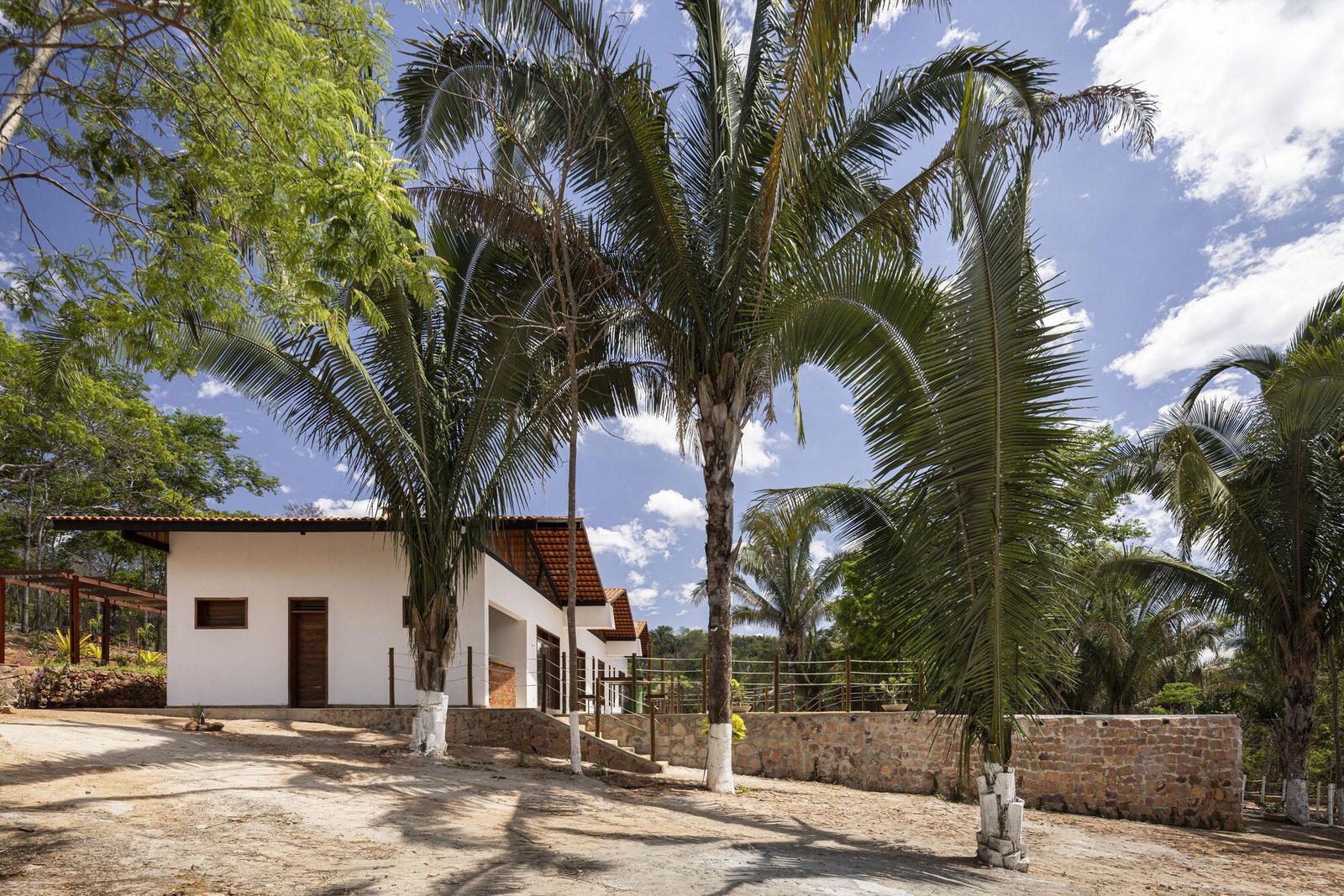 Lins Arquitetos Associados Casa Arajara Joana França AeB (7)