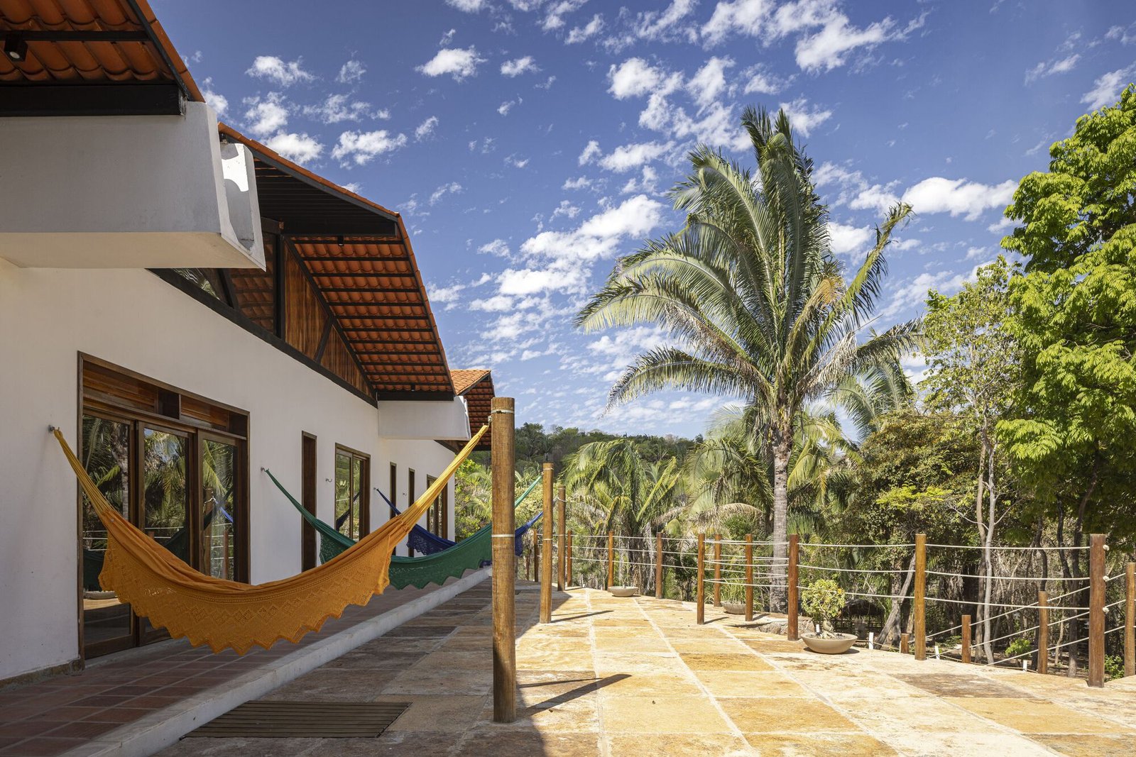 Lins Arquitetos Associados Casa Arajara Joana França AeB (9)