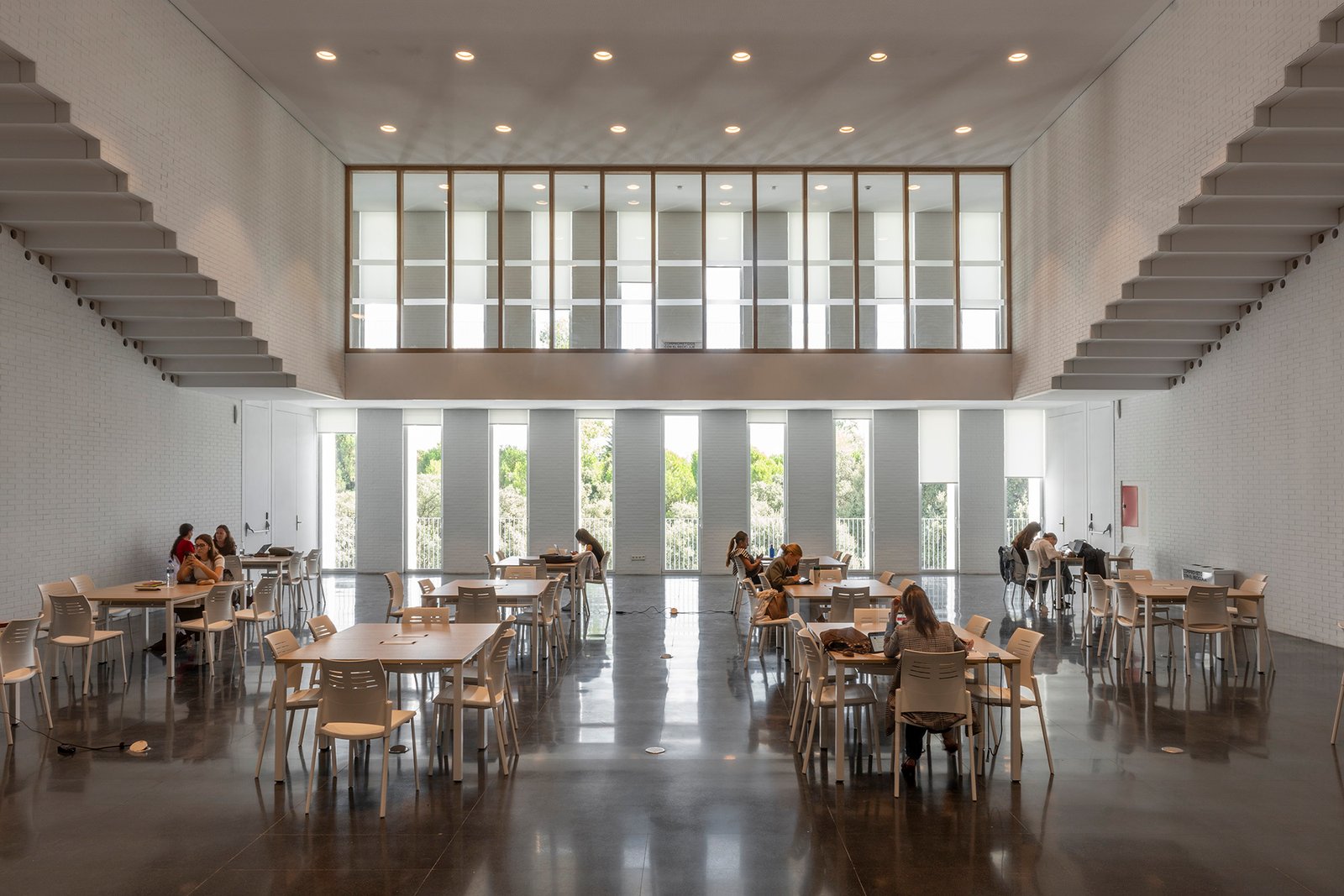 Edificio de ladrillo en la UFV | Tuñón y Albornoz Arquitectos (Luis Asín)