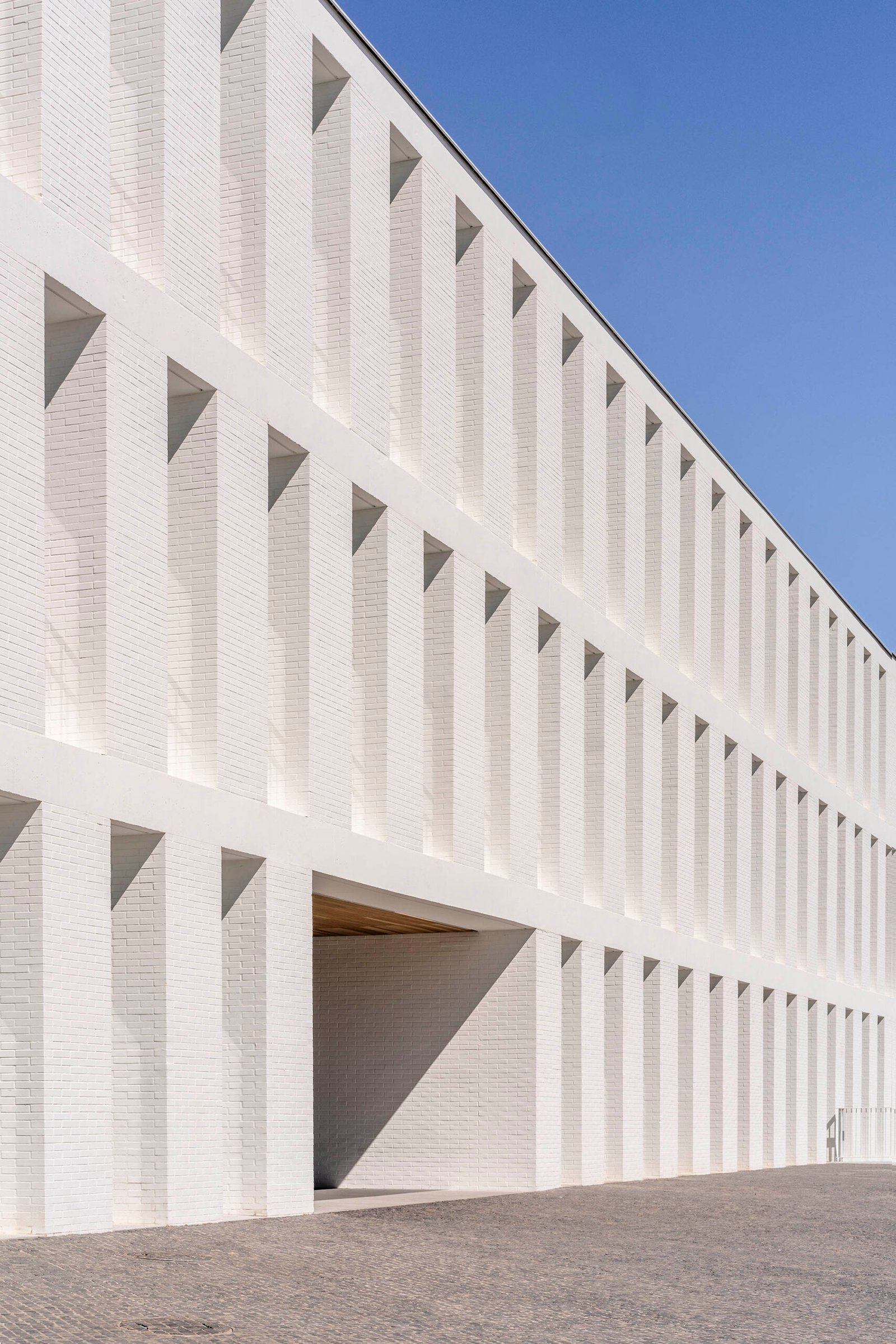 Edificio de ladrillo en la UFV | Tuñón y Albornoz Arquitectos (Luis Asín)