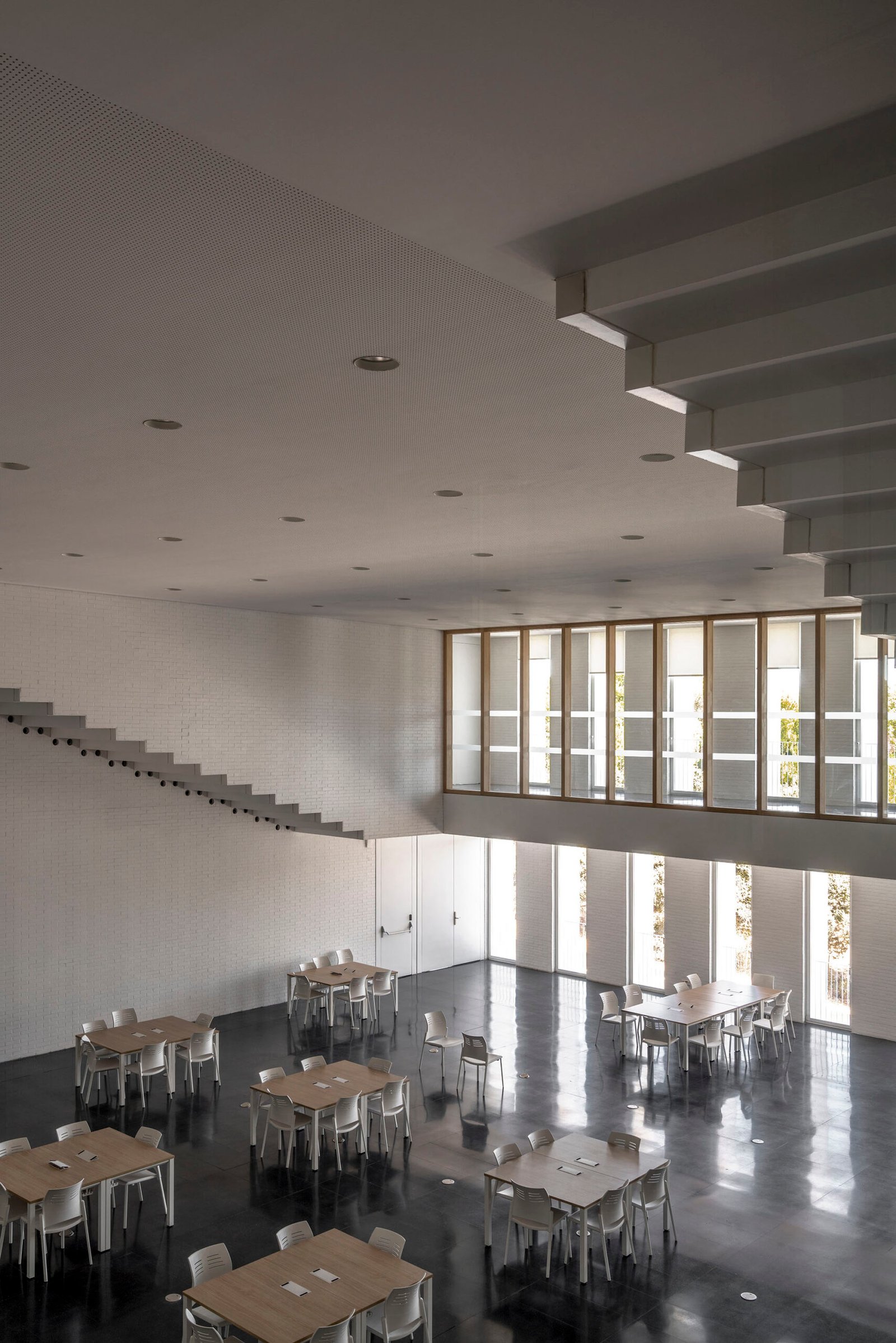 Edificio de ladrillo en la UFV | Tuñón y Albornoz Arquitectos (Luis Asín)