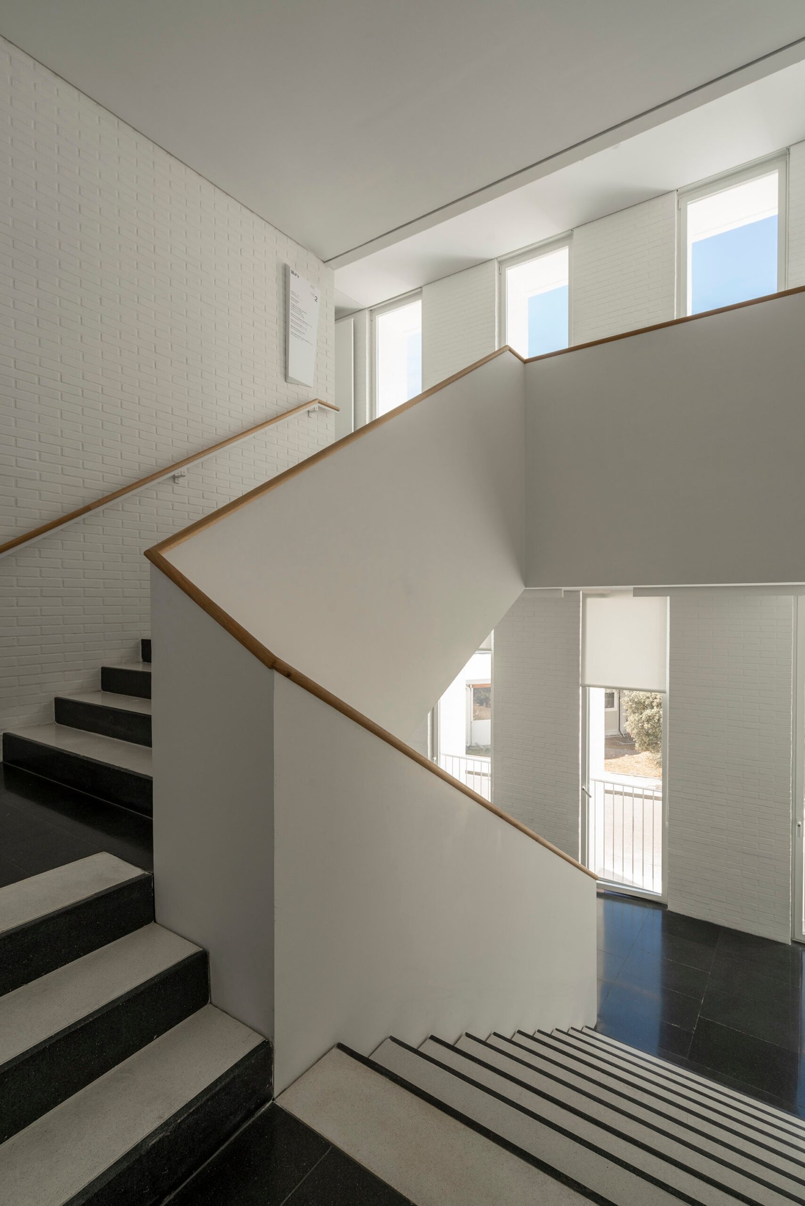 Edificio de ladrillo en la UFV | Tuñón y Albornoz Arquitectos (Luis Asín)