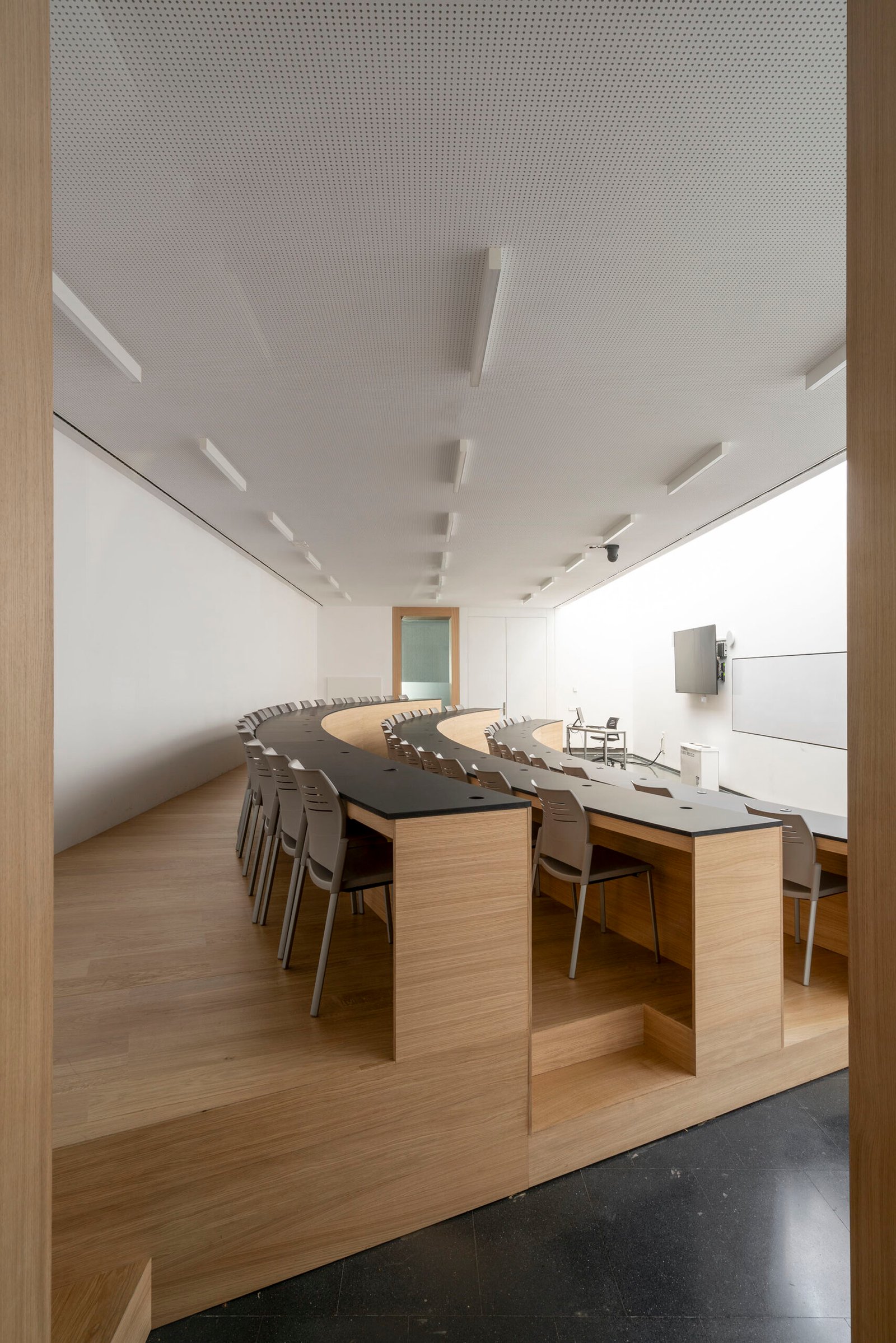 Edificio de ladrillo en la UFV | Tuñón y Albornoz Arquitectos (Luis Asín)