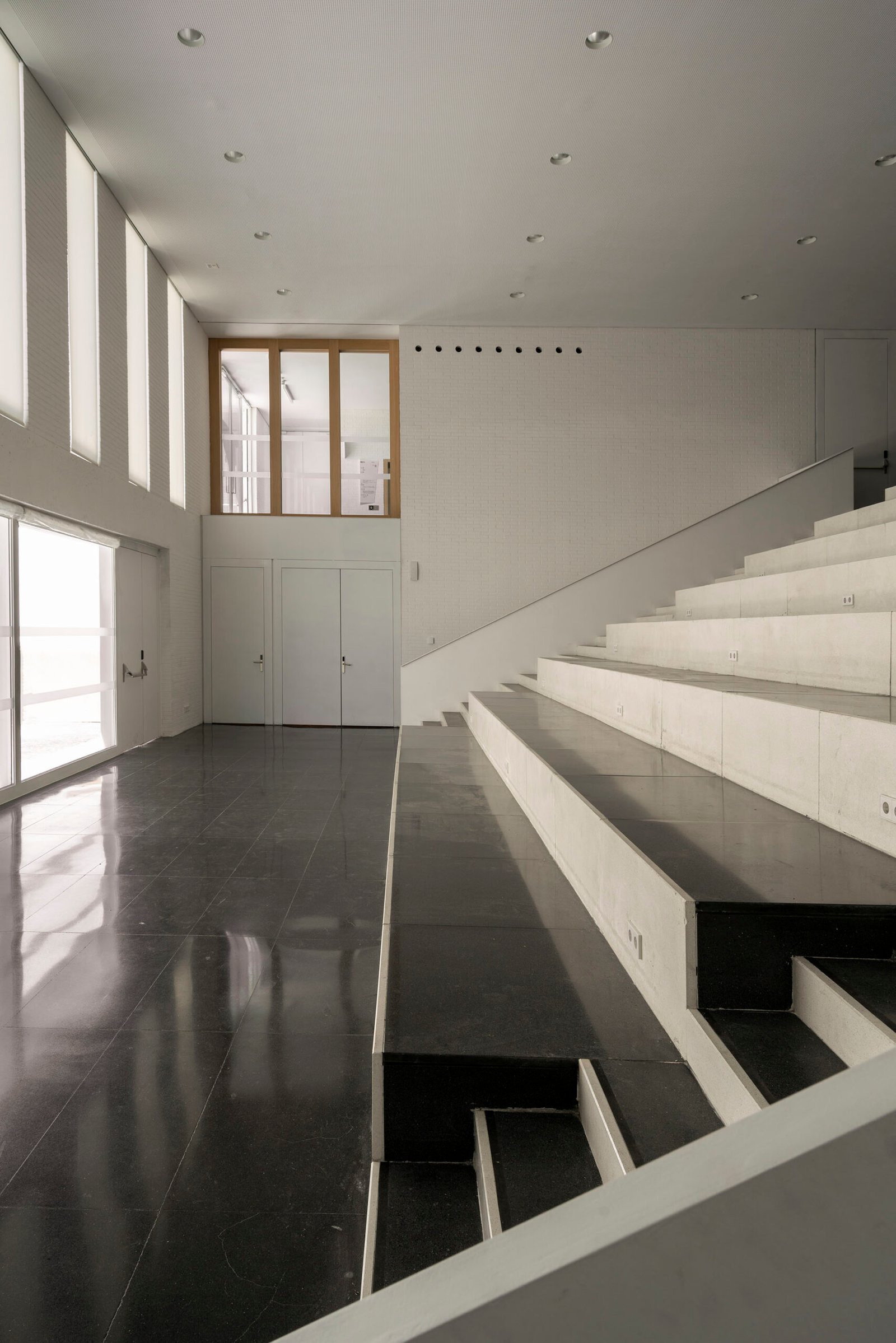 Edificio de ladrillo en la UFV | Tuñón y Albornoz Arquitectos (Luis Asín)