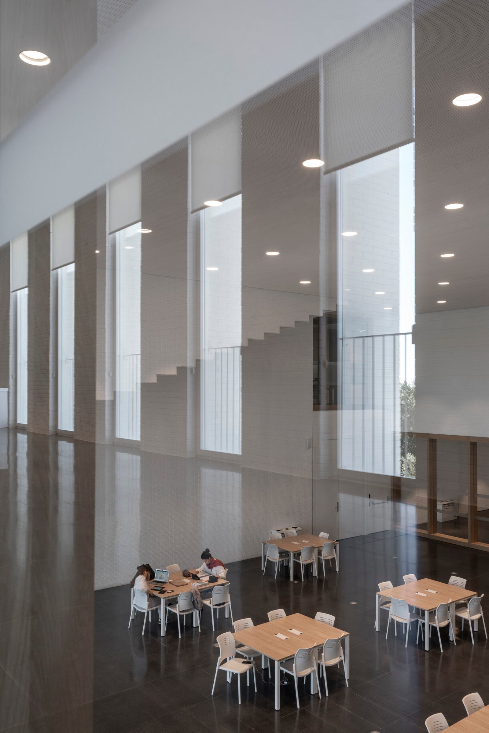 Edificio de ladrillo en la UFV | Tuñón y Albornoz Arquitectos (Luis Asín)