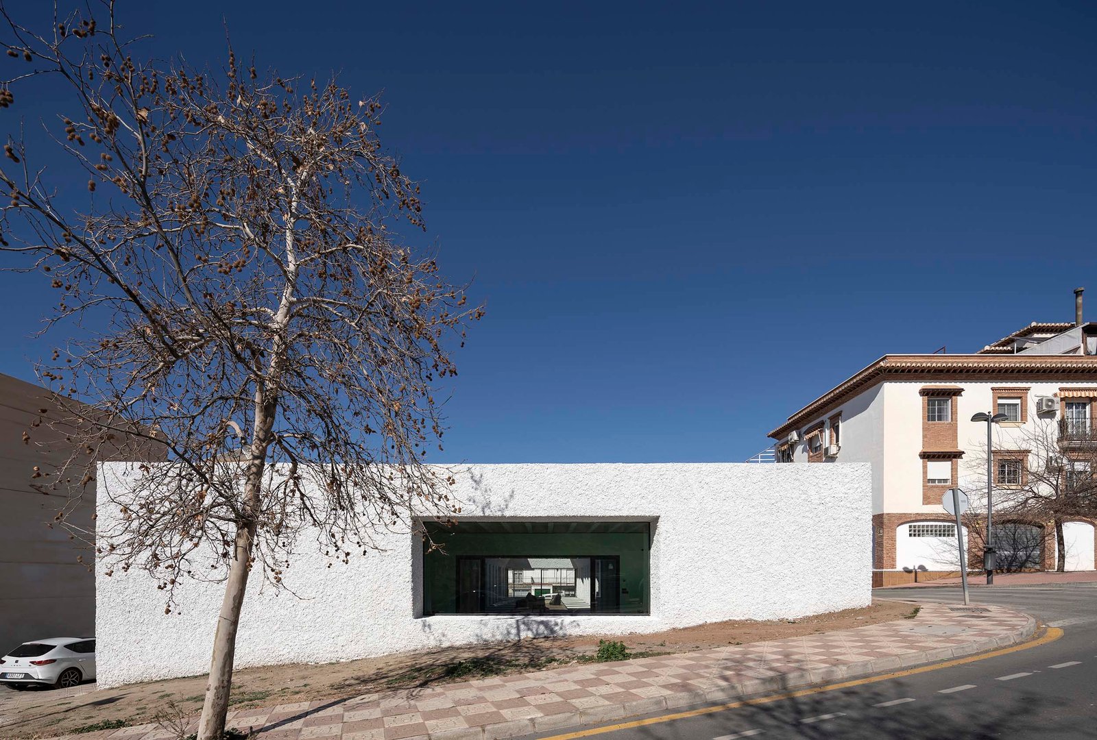 Agustín Gor (GRX Arquitectos) – Centro Polivalente en La Zubia (Juanan Barros) (1)