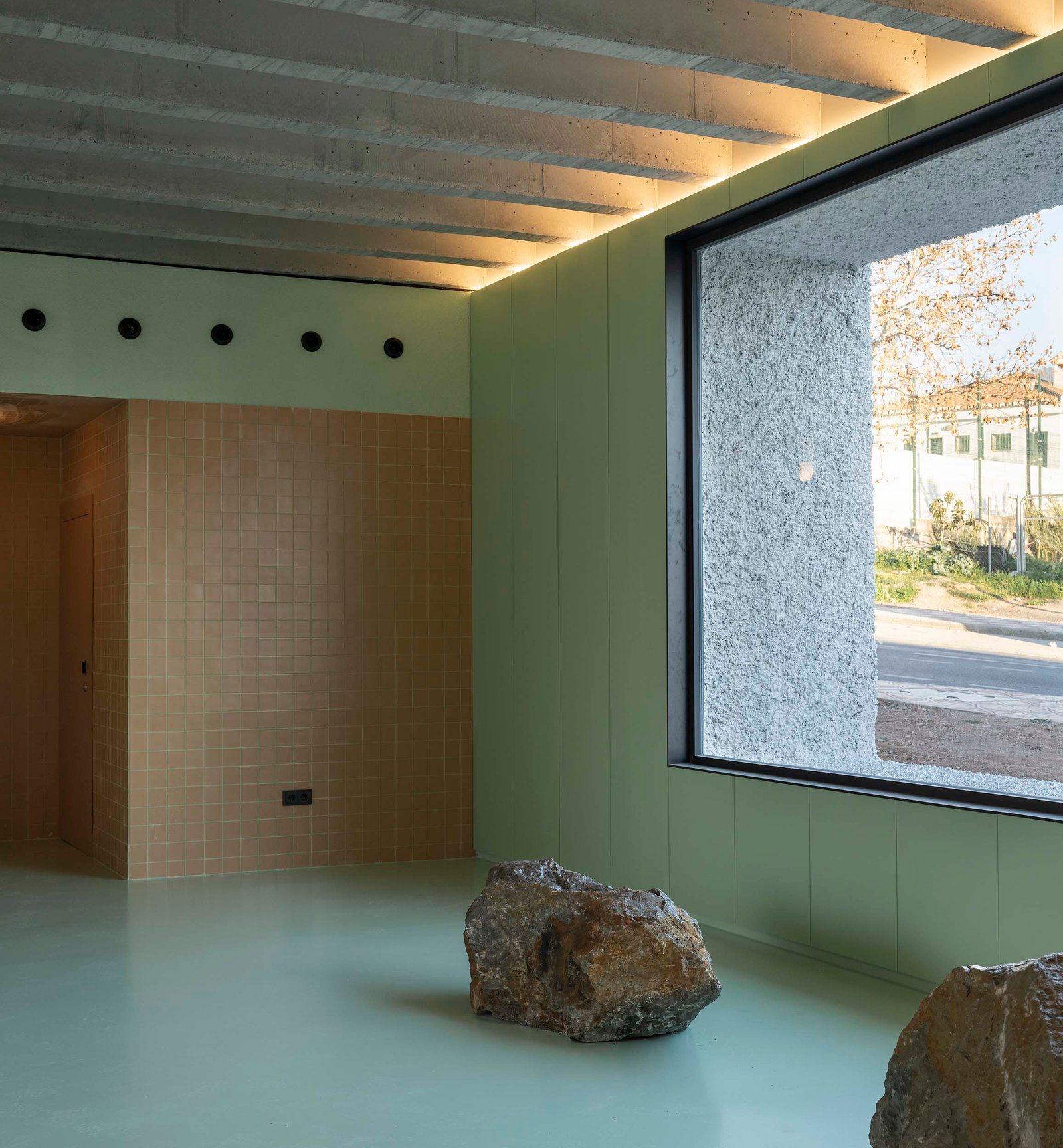 Agust&iacute;n Gor (GRX Arquitectos) &ndash; Centro Polivalente en La Zubia (Juanan Barros) (28)