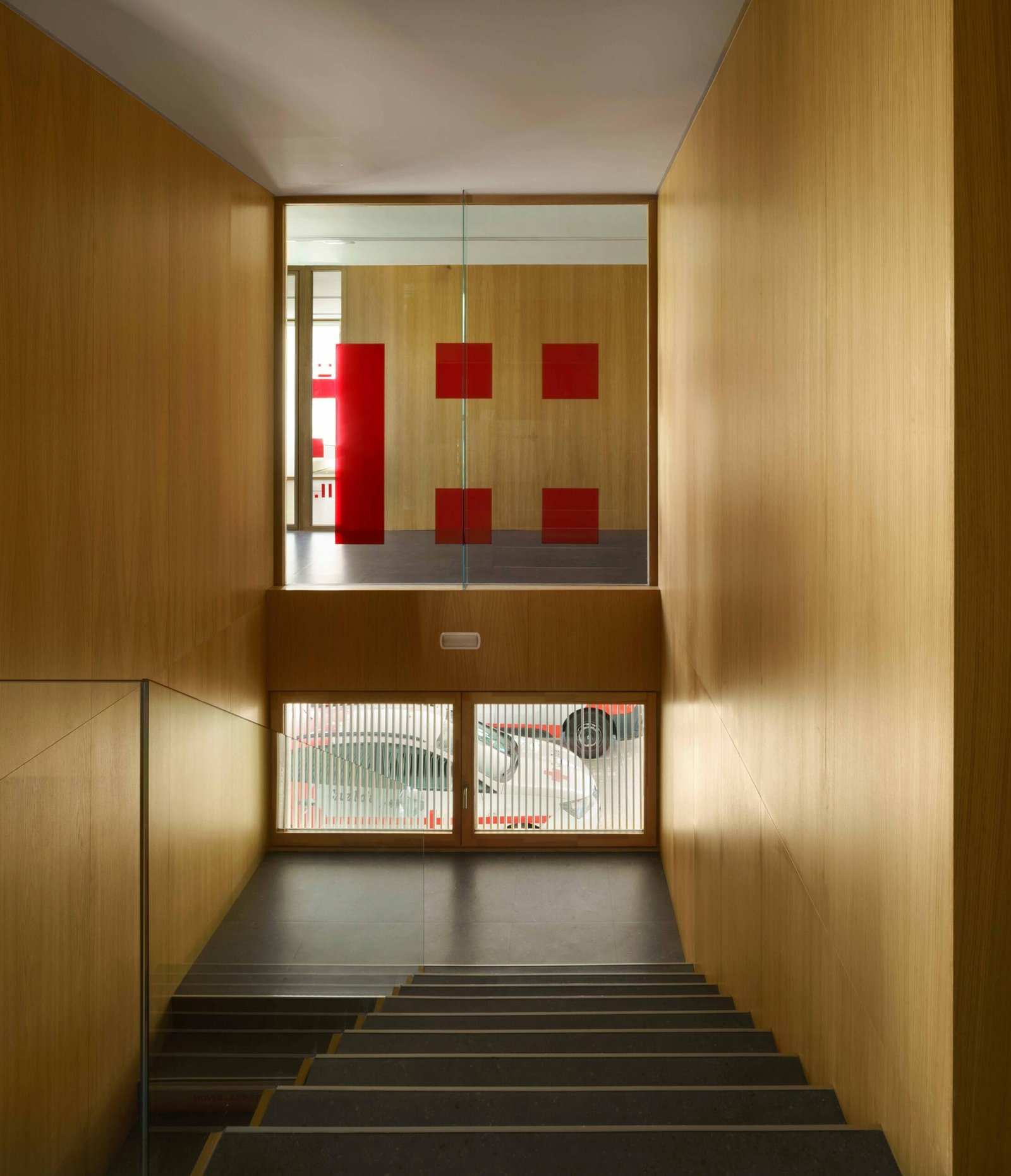 Israel_Alba_Estudio_Sede_Cruz_Roja_Jes&uacute;s_Granada_Mar&iacute;a_Arias_AeB (8)