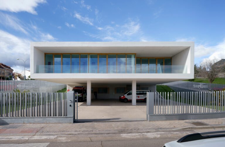 Israel Alba Estudio – Sede Cruz Roja (Jesús Granada y María Arias) (6)