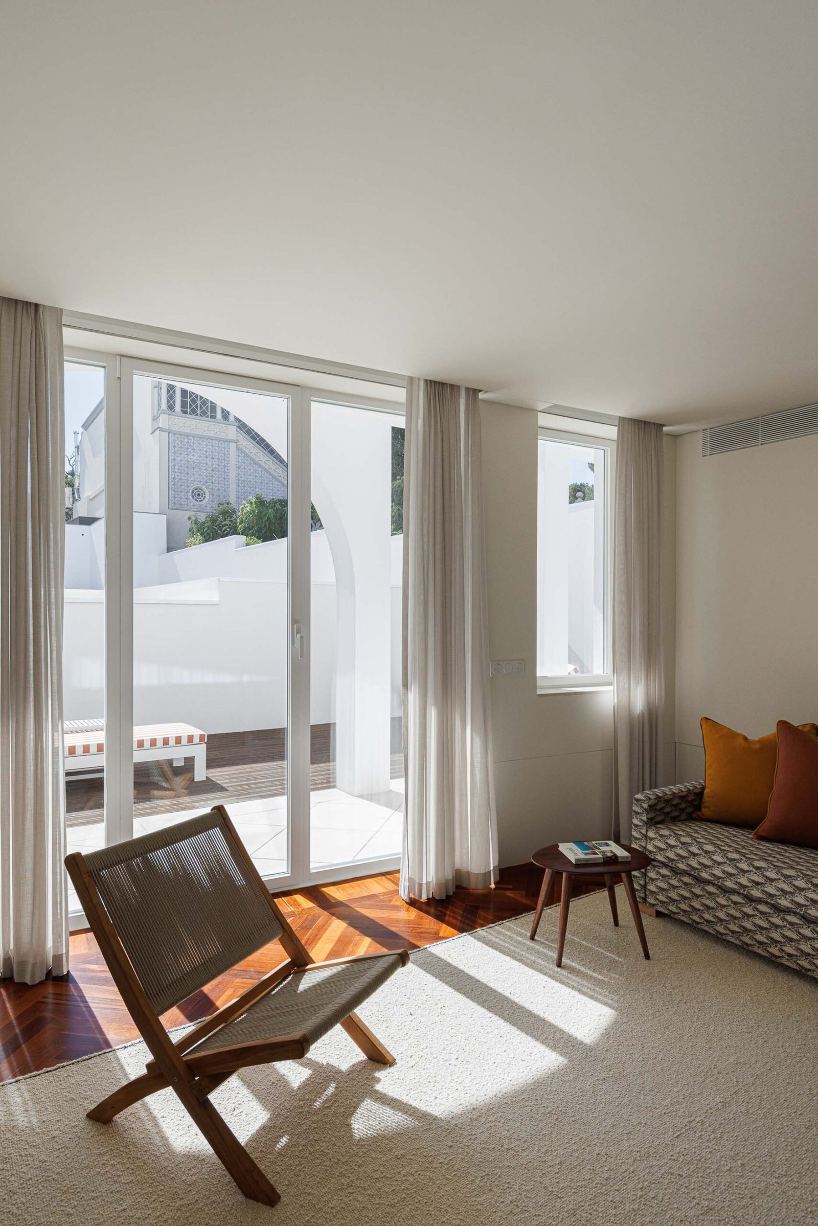 Vila Catarina Luxury Apartments com arquitetura MassLab e fotogr