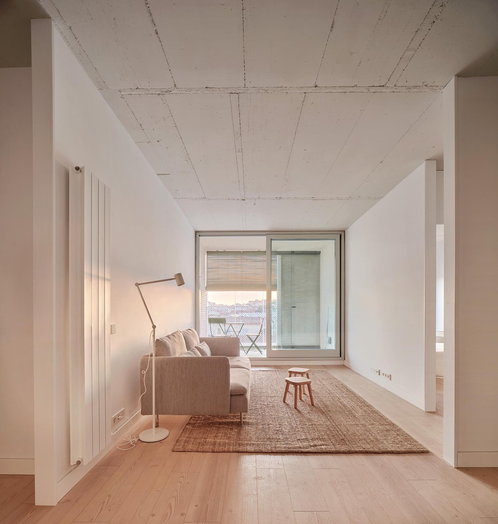 Peris + Toral – 40 Viviendas sociales en Masnou Air Passage (José Hevia) (11)