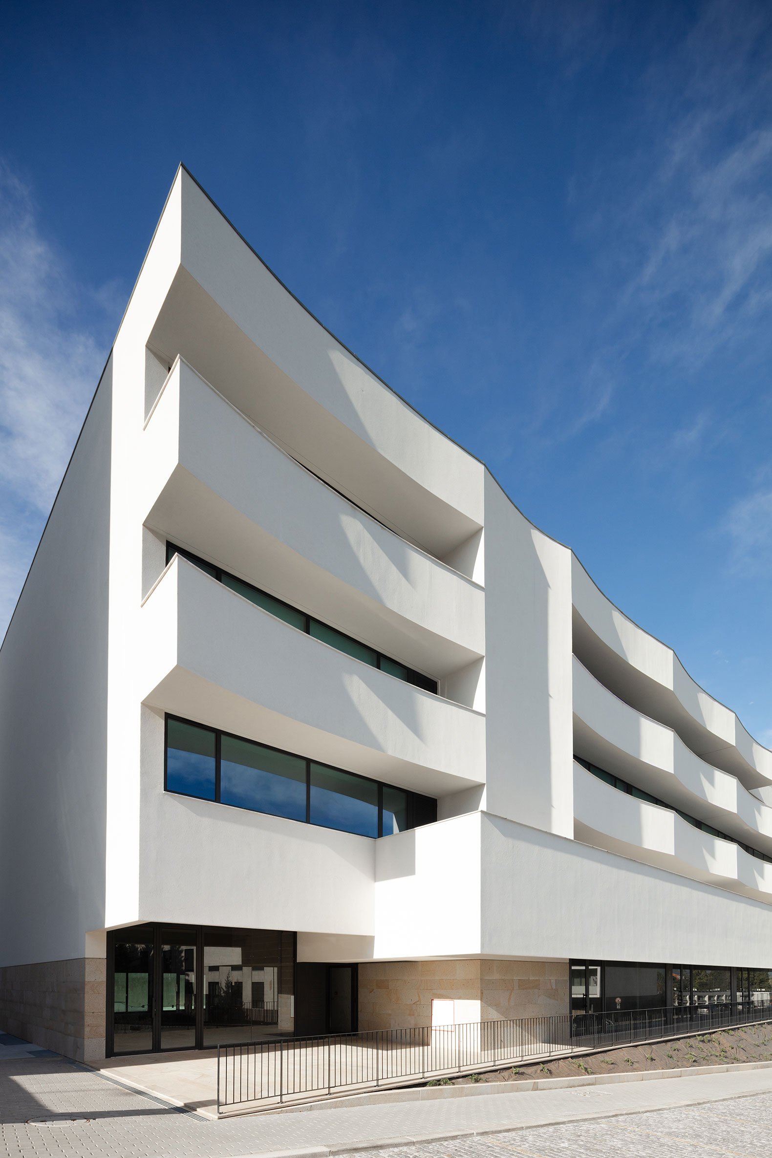 Tiago_do_Vale_Edificio_Aurora_10_Joao_Morgado_AeB (12)