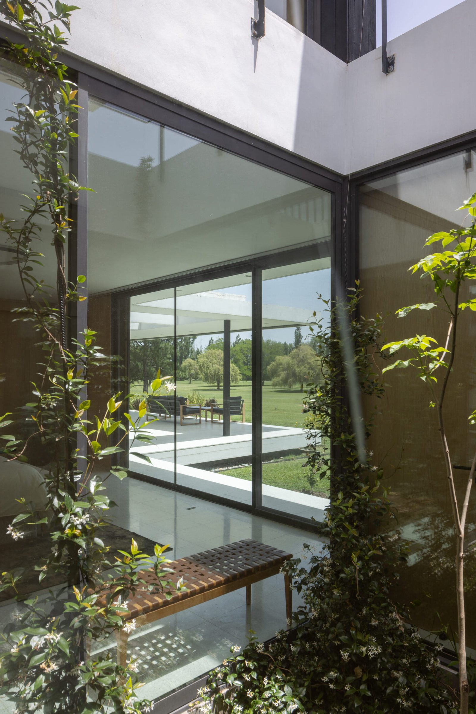 Meneghetti Arquitectos &ndash; Casa Golf (Fernando Schapochnik) (19)