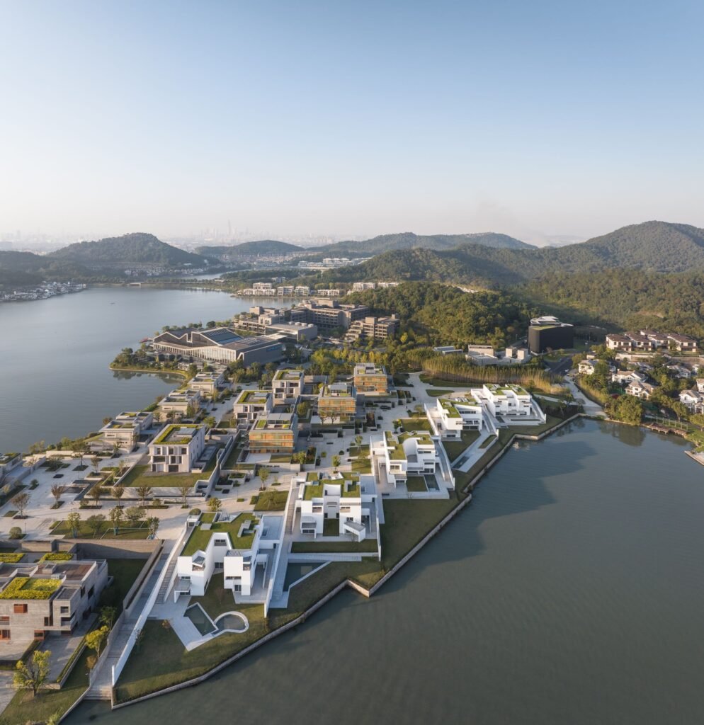 &Aacute;lvaro Siza + Carlos Castanheira &ndash; Casas del Lago Dongqian (Houpictures) AeB (79)