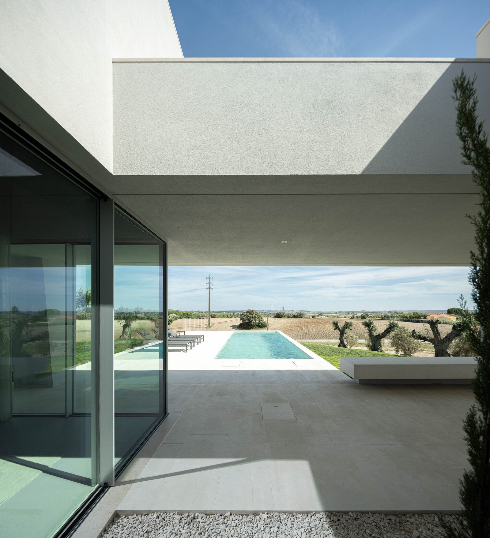 Casa na Romeira arquitectura DP Arquitectos e fotografia Ivo Tav